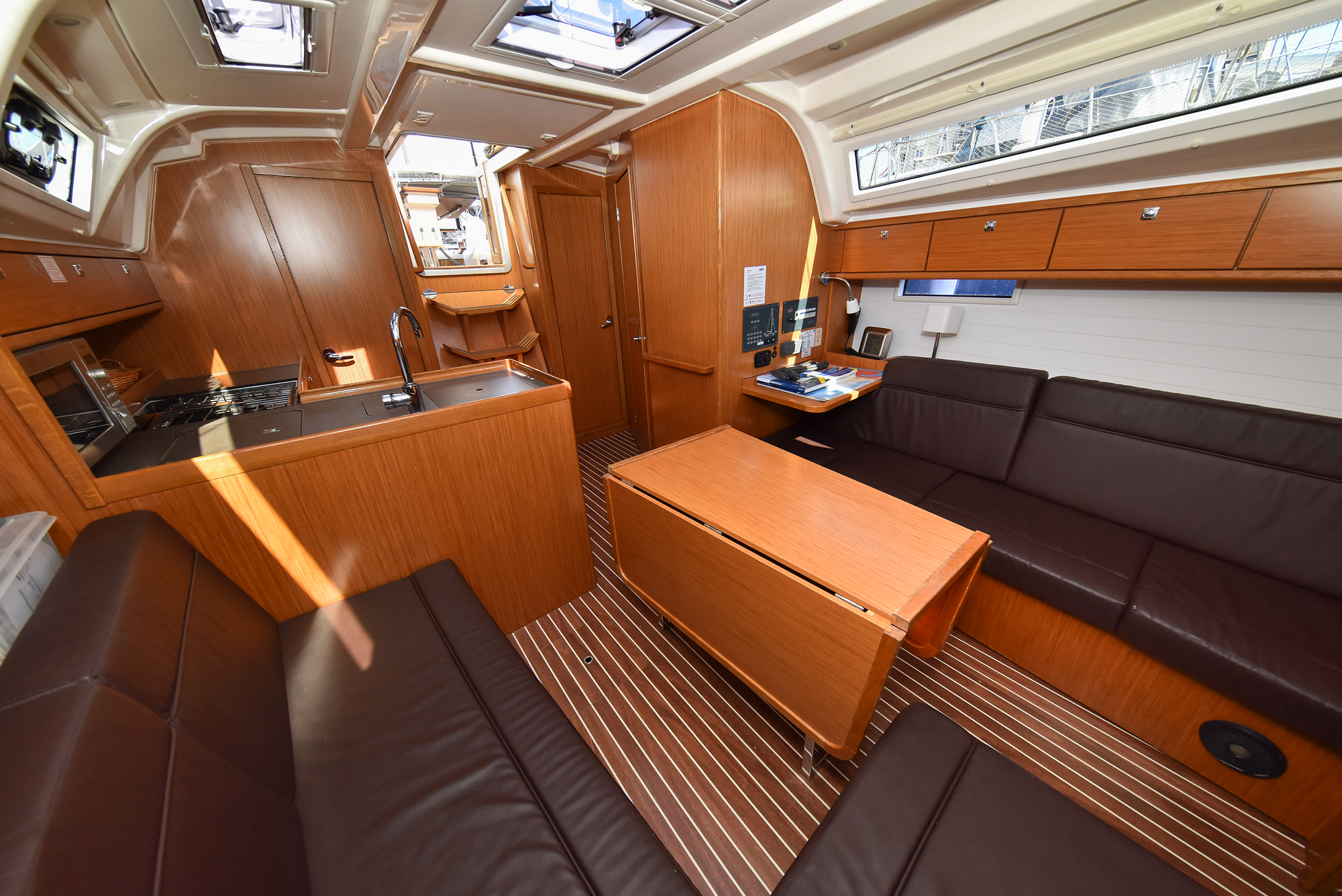 Bavaria 37 — photo 36