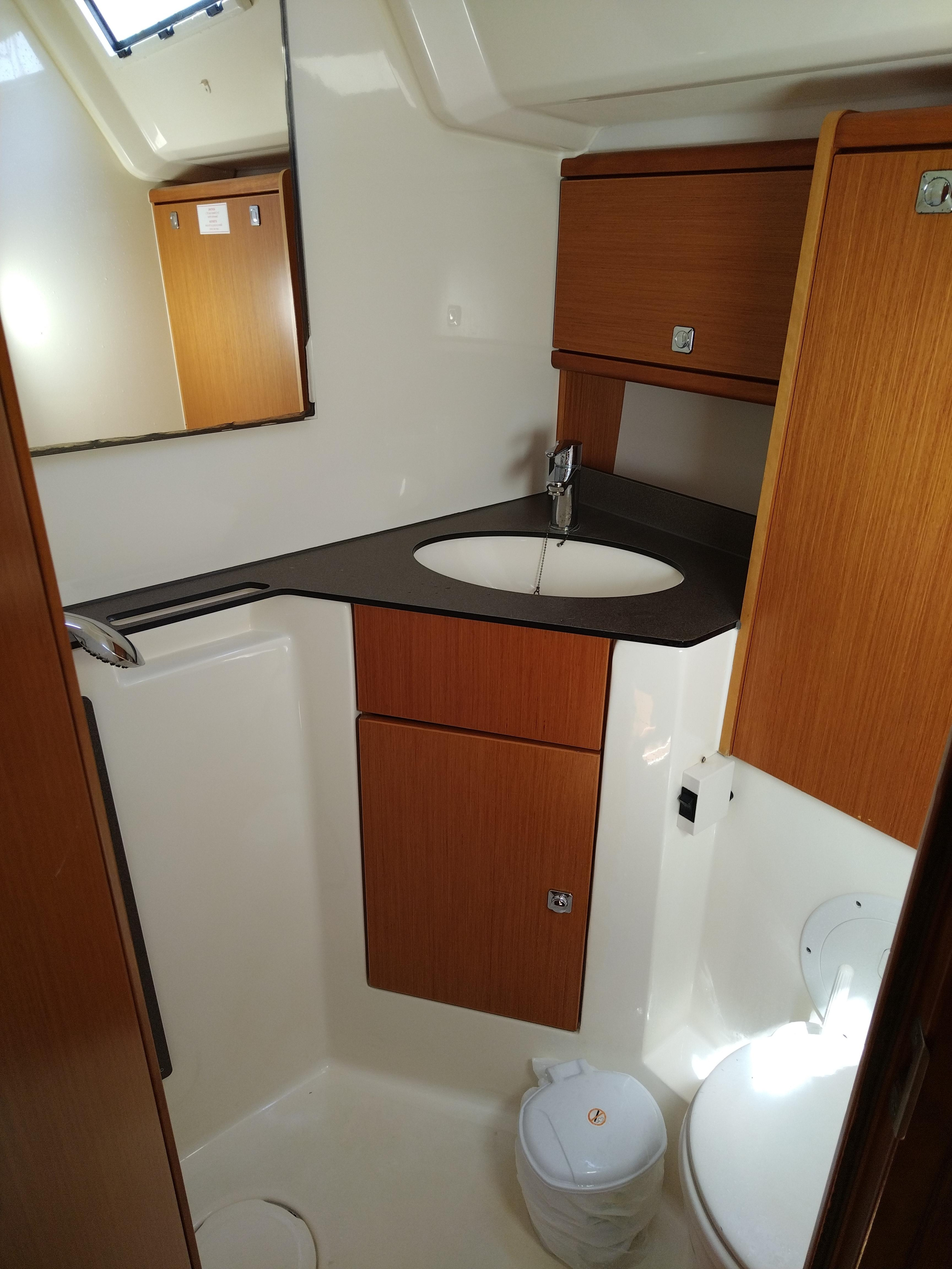 Bavaria Cruiser 46 — photo 26