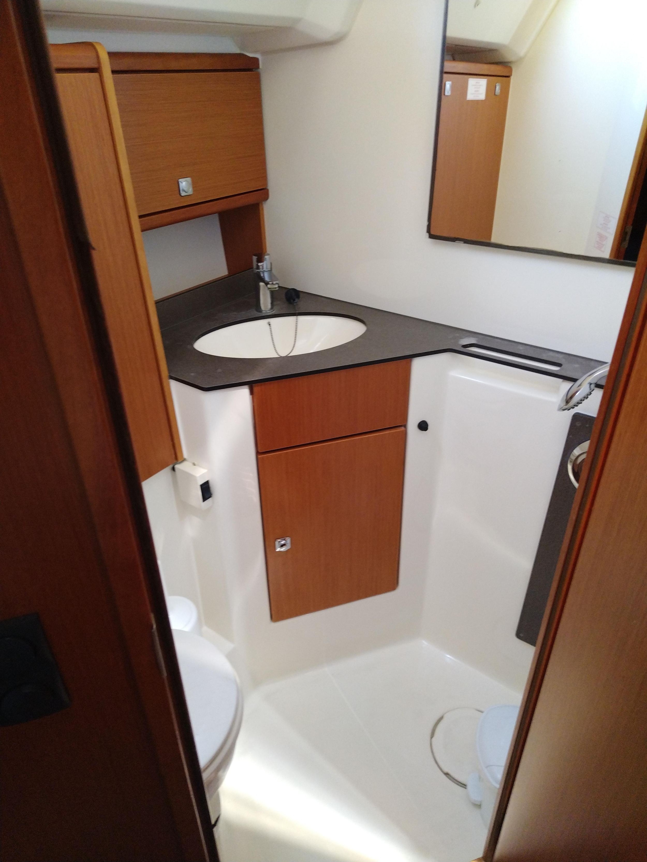Bavaria Cruiser 46 — photo 11