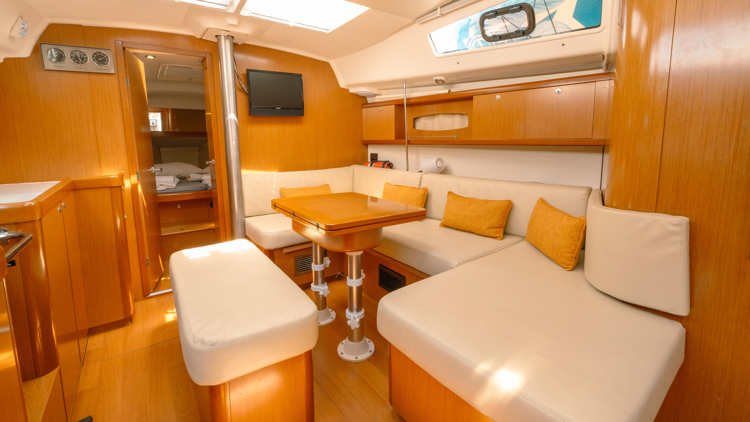 Beneteau Oceanis 40 Safir — photo 21