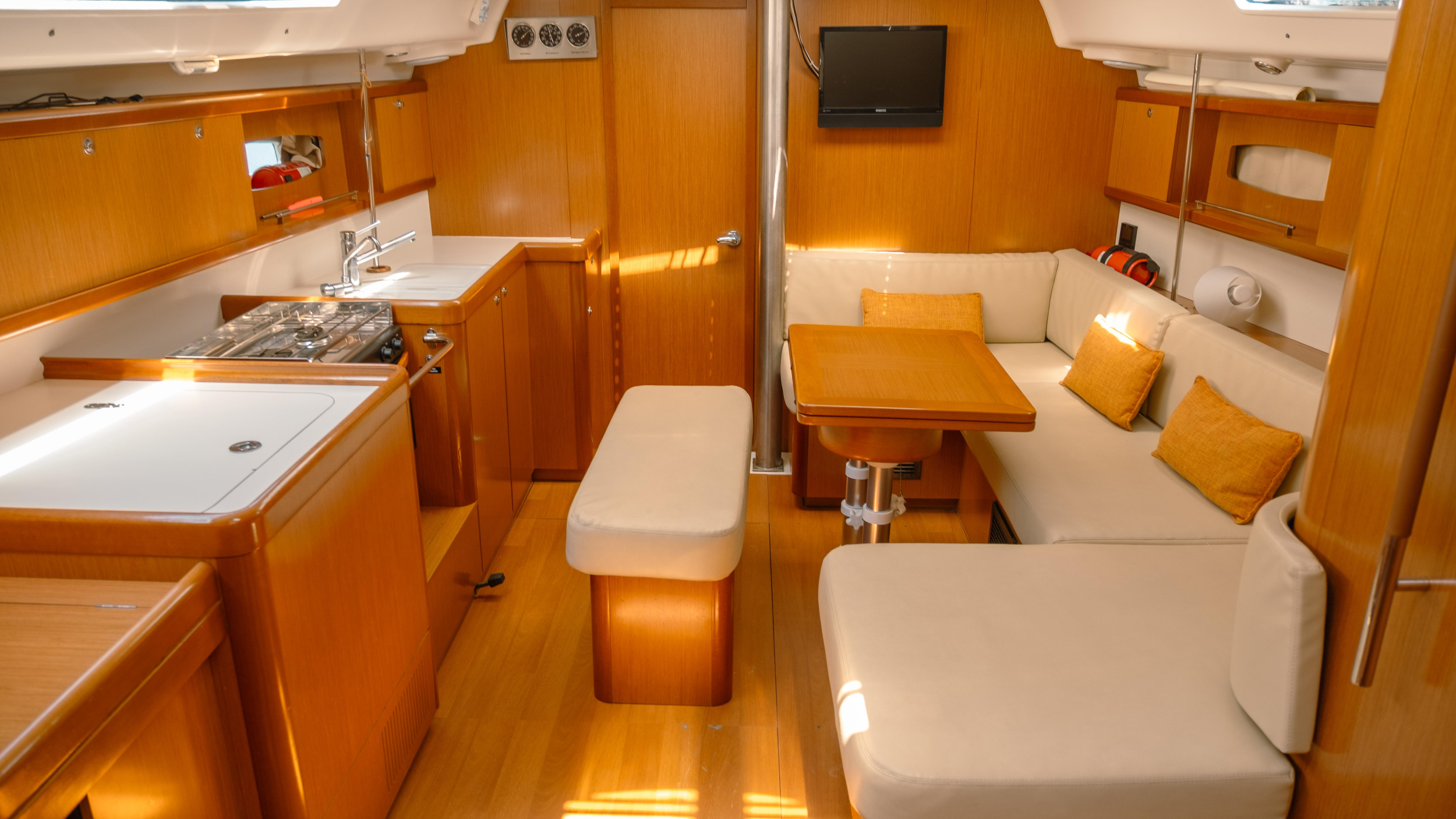Beneteau Oceanis 40 Safir — photo 35