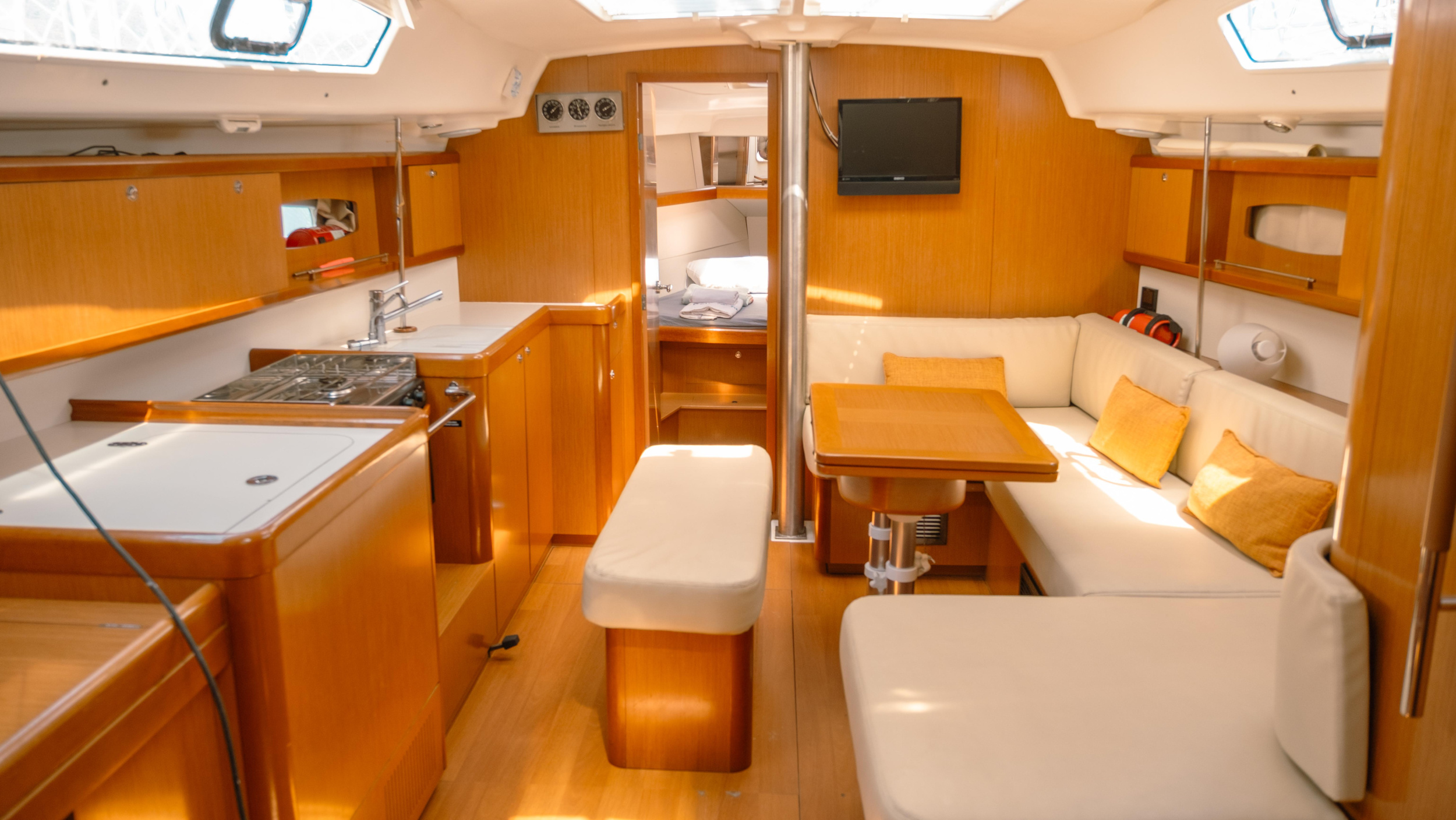 Beneteau Oceanis 40 Safir — photo 26