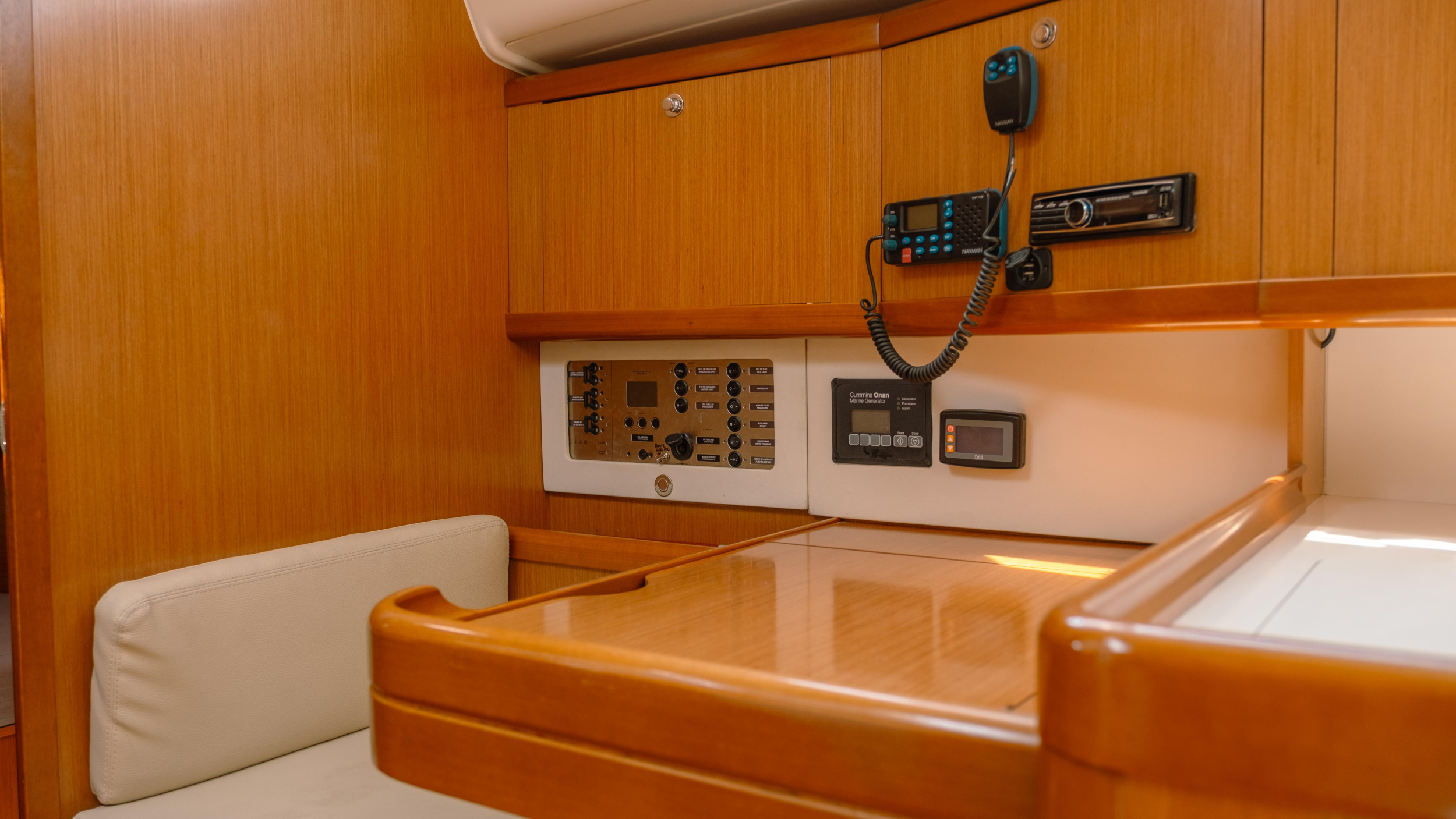 Beneteau Oceanis 40 Safir — photo 19
