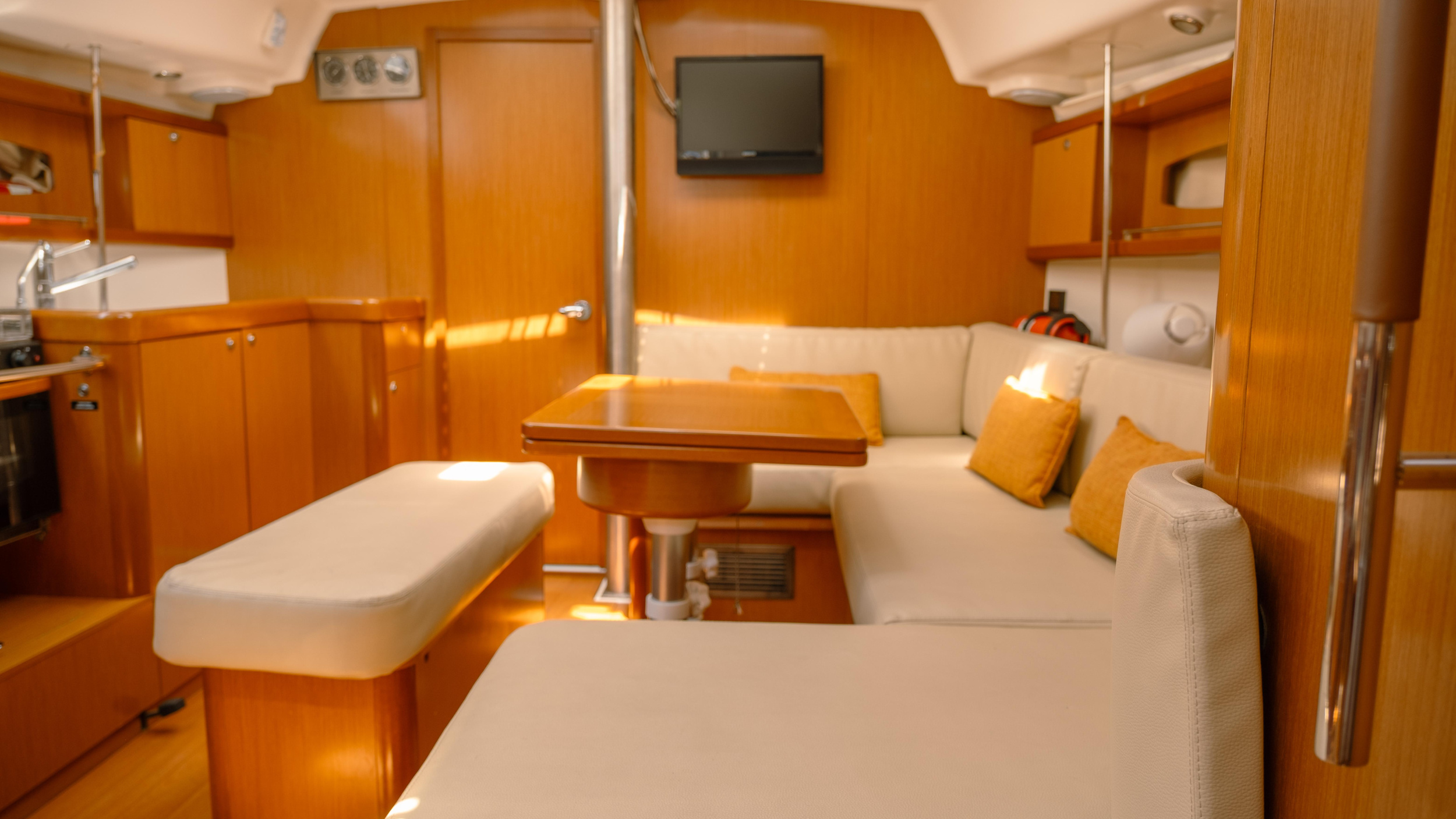 Beneteau Oceanis 40 Safir — photo 20