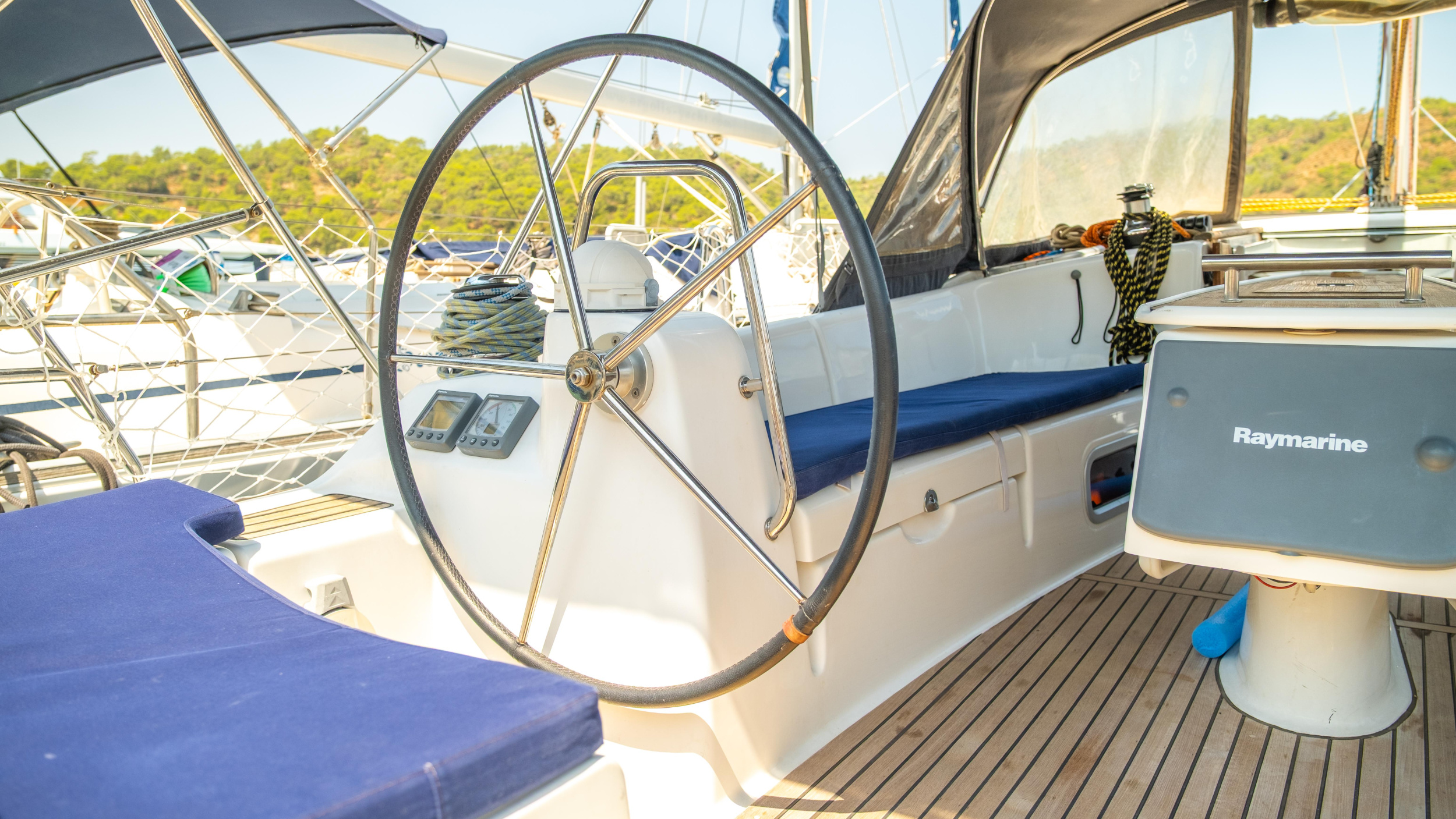 Beneteau Oceanis 40 Safir — photo 12