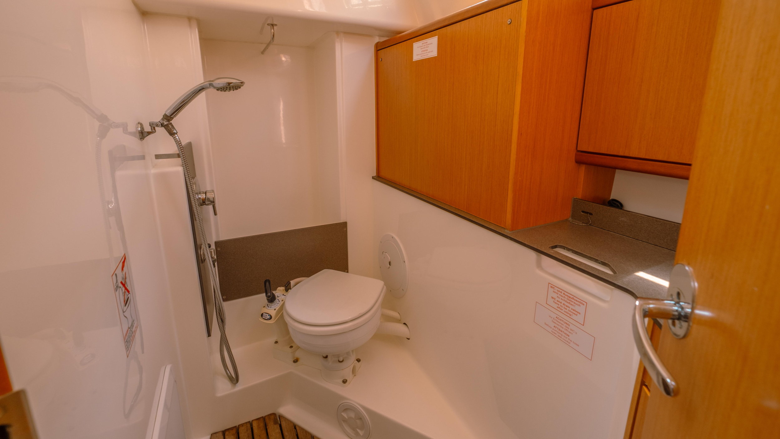 Bavaria 33 Cruiser — photo 8