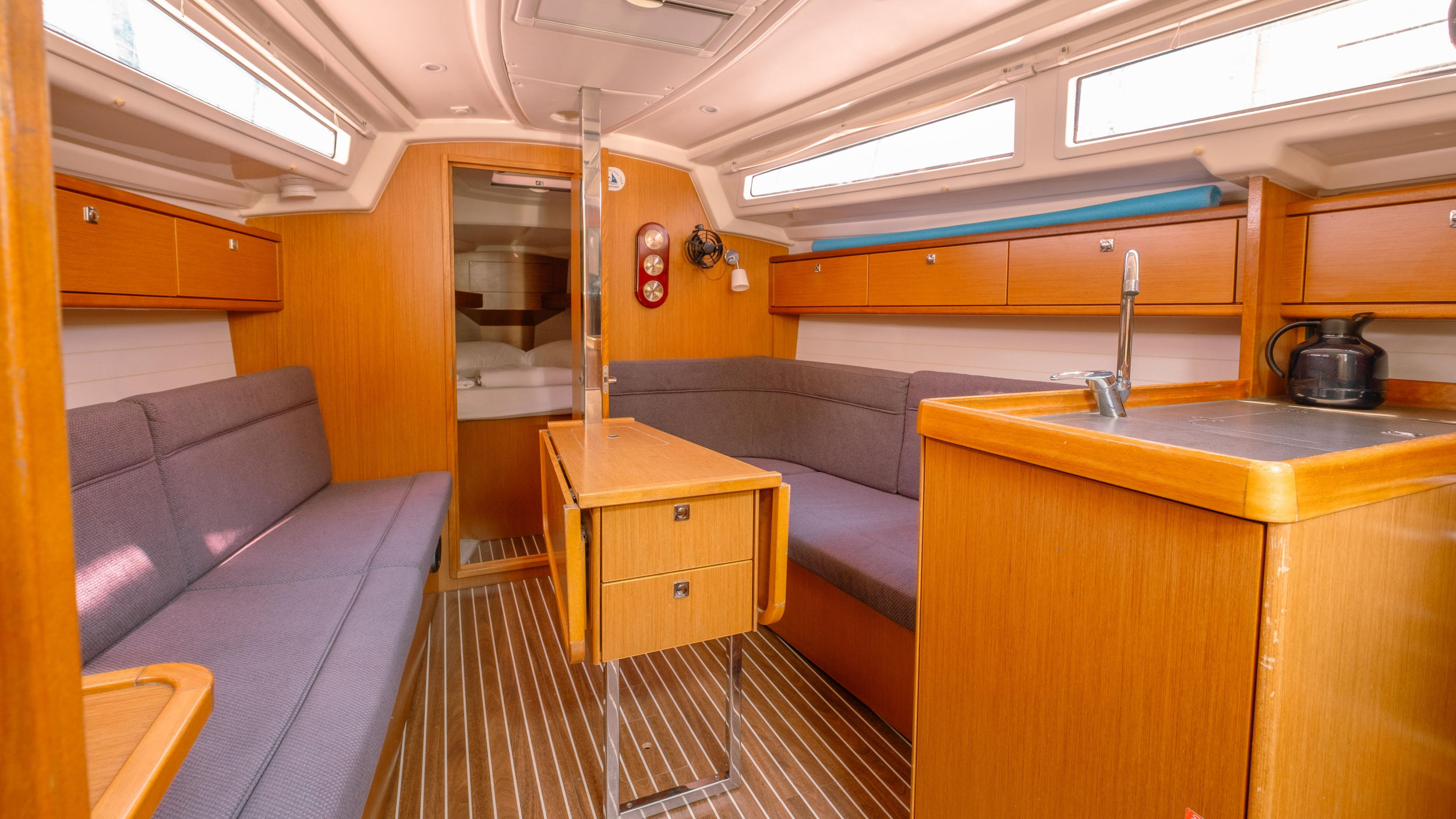 Bavaria 33 Cruiser — photo 3