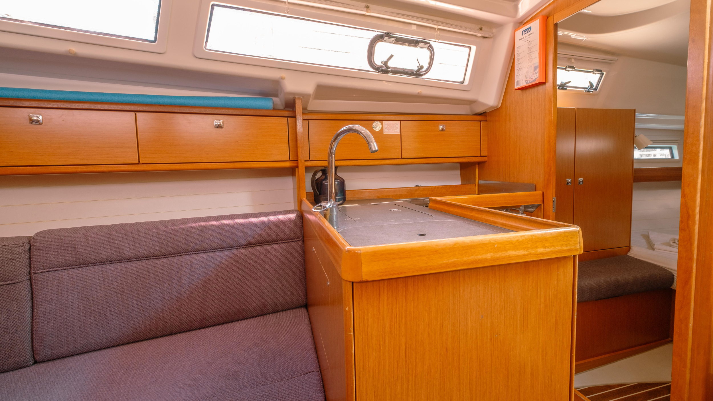 Bavaria 33 Cruiser — photo 6