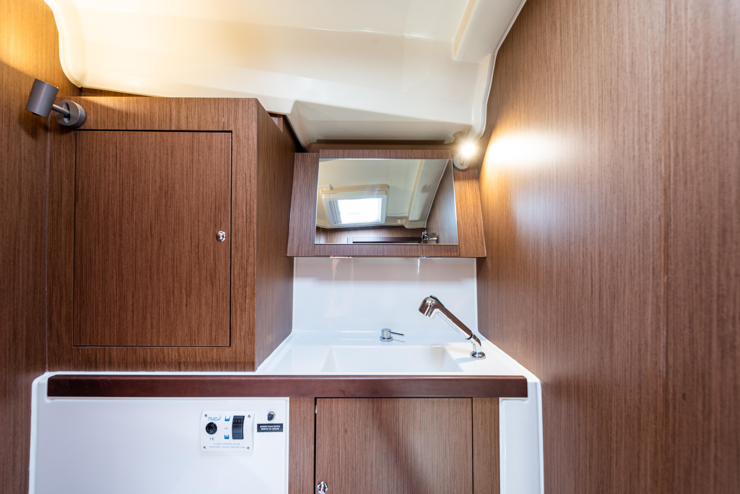 Oceanis 41.1 — photo 14