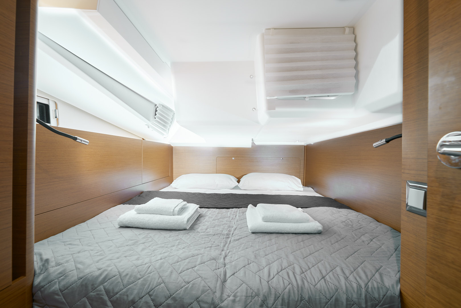 Sun Odyssey 440 — photo 2