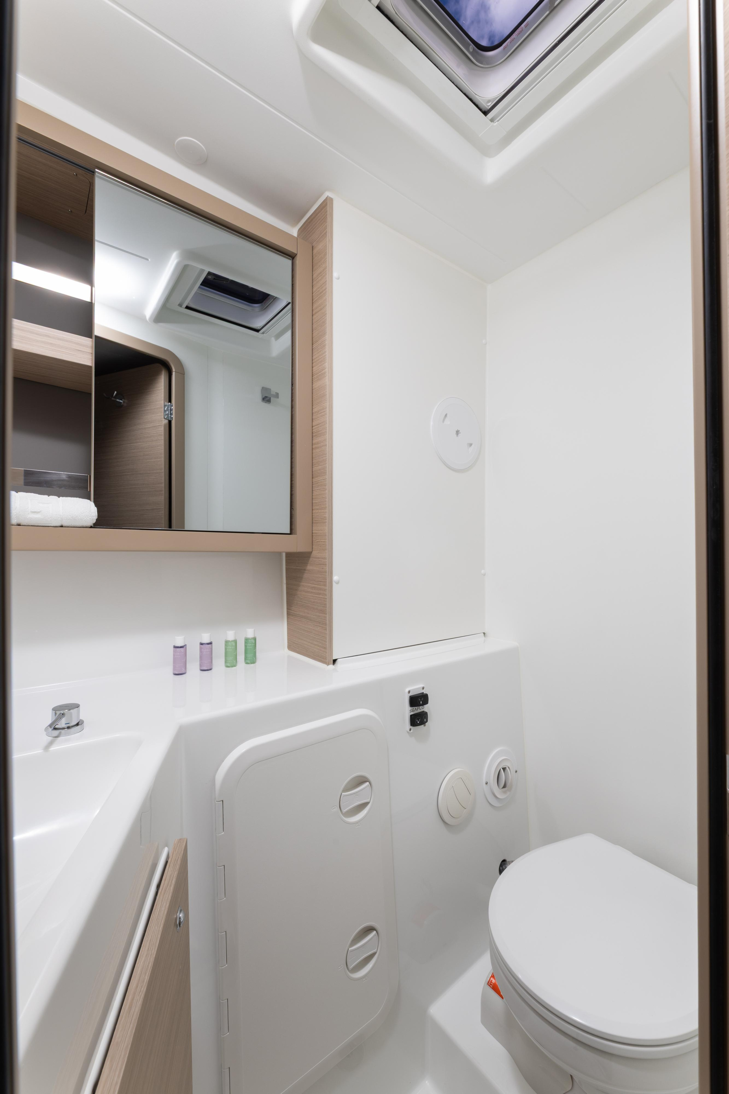 Lagoon 42 Millenium — photo 16