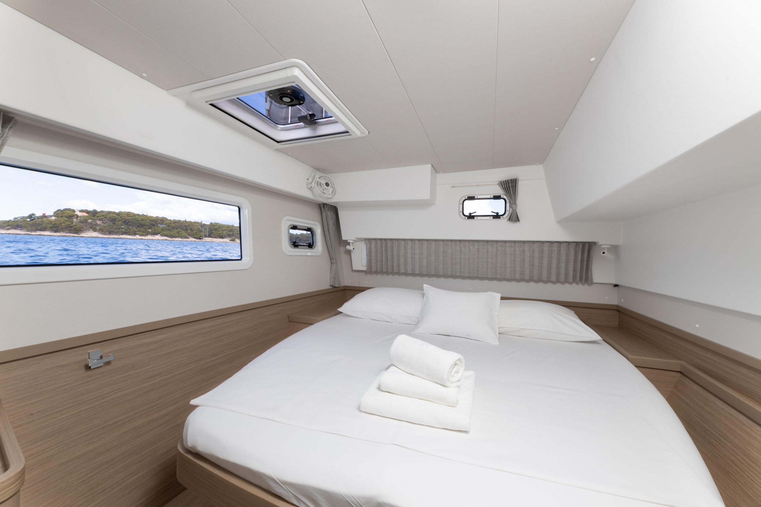 Lagoon 42 Millenium — photo 25