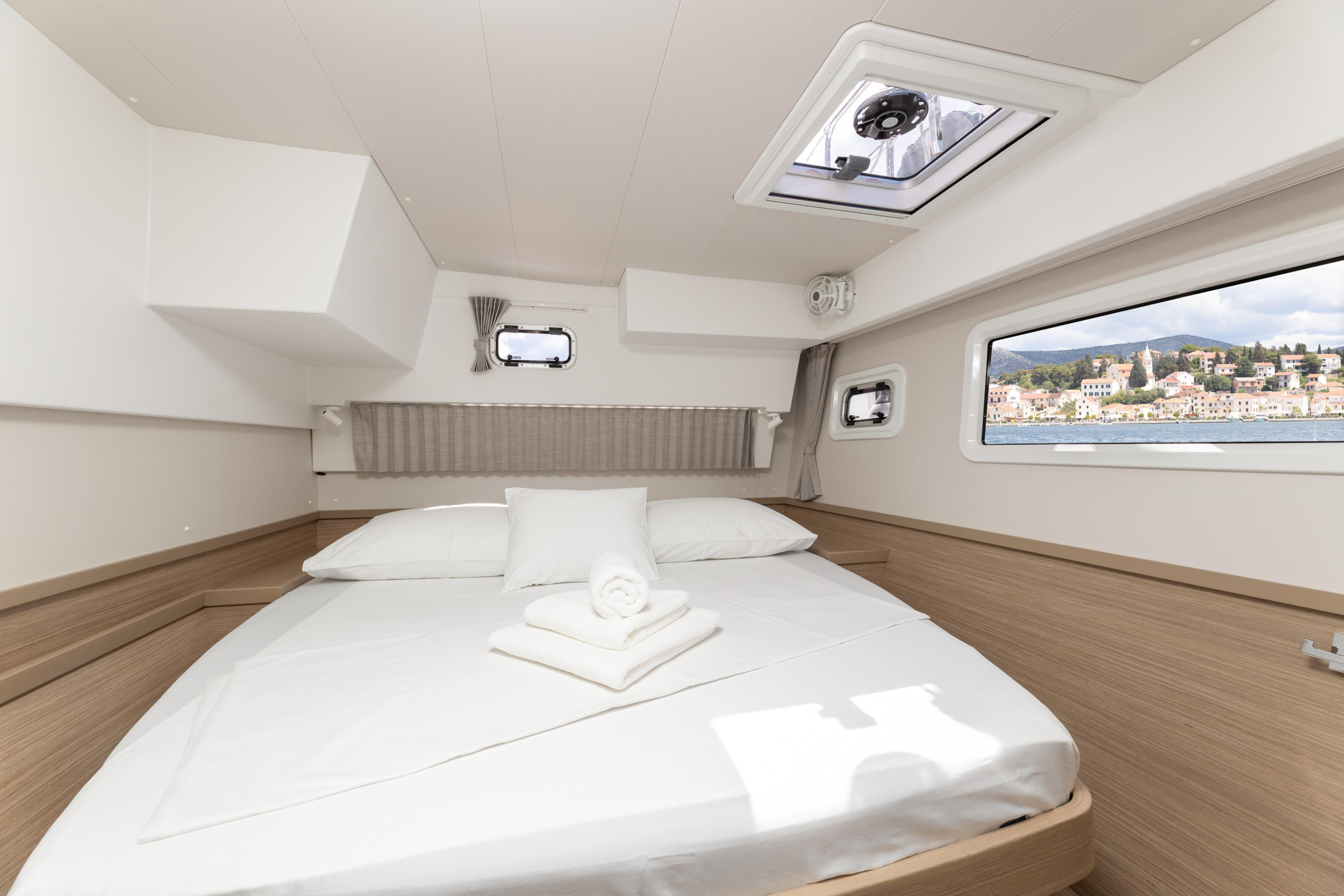 Lagoon 42 Millenium — photo 15