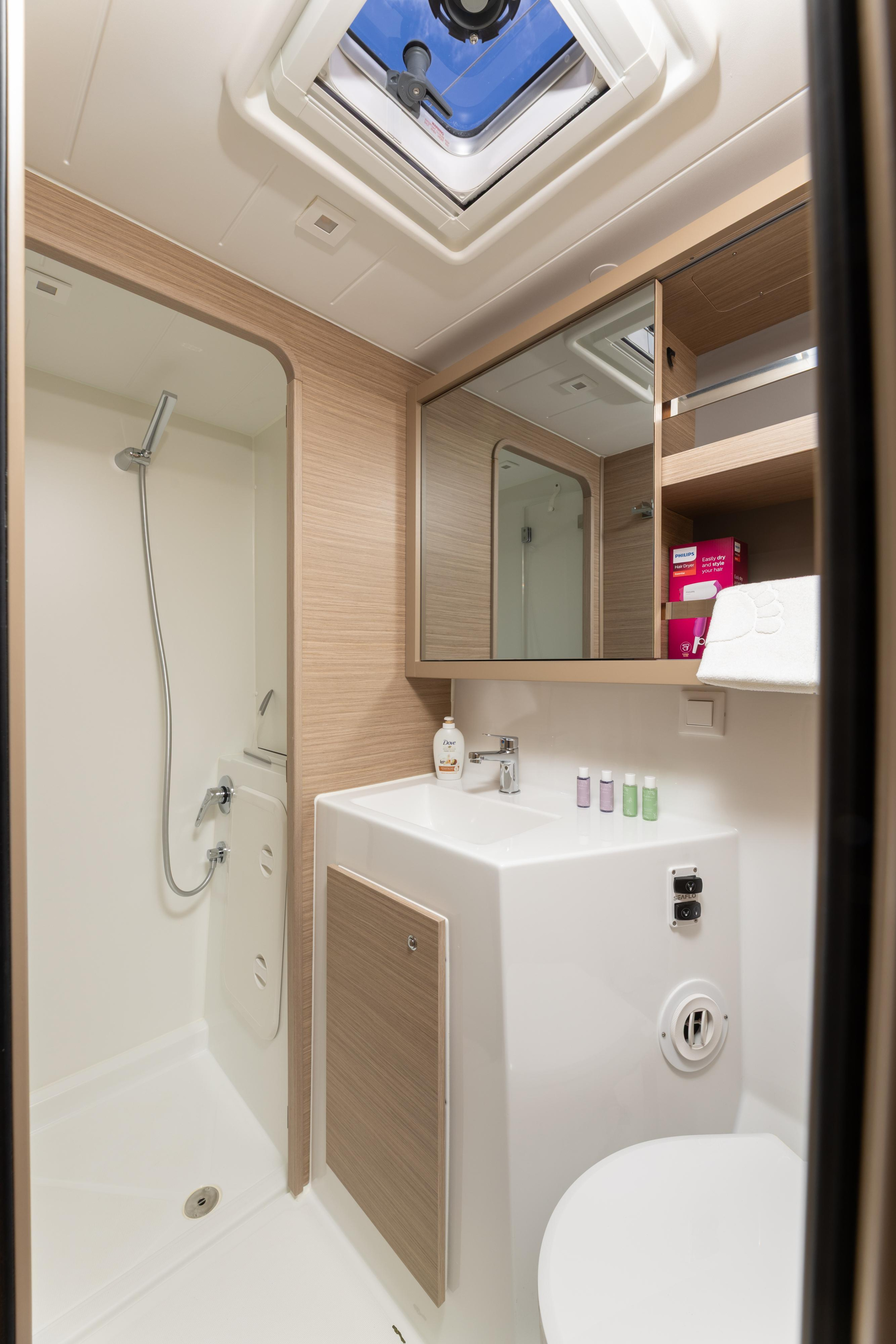 Lagoon 42 Millenium — photo 22