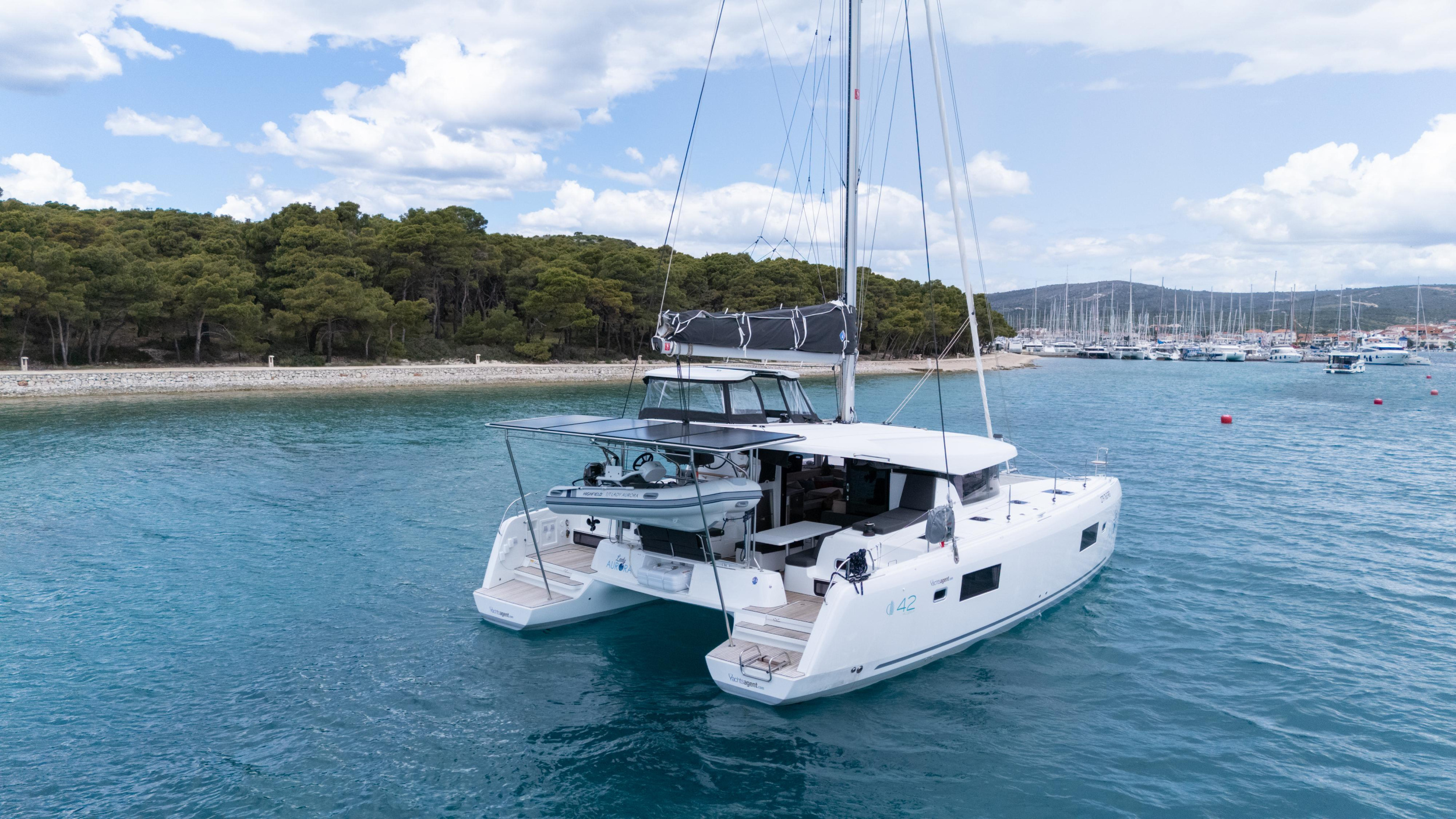 Lagoon 42 Millenium — photo 13
