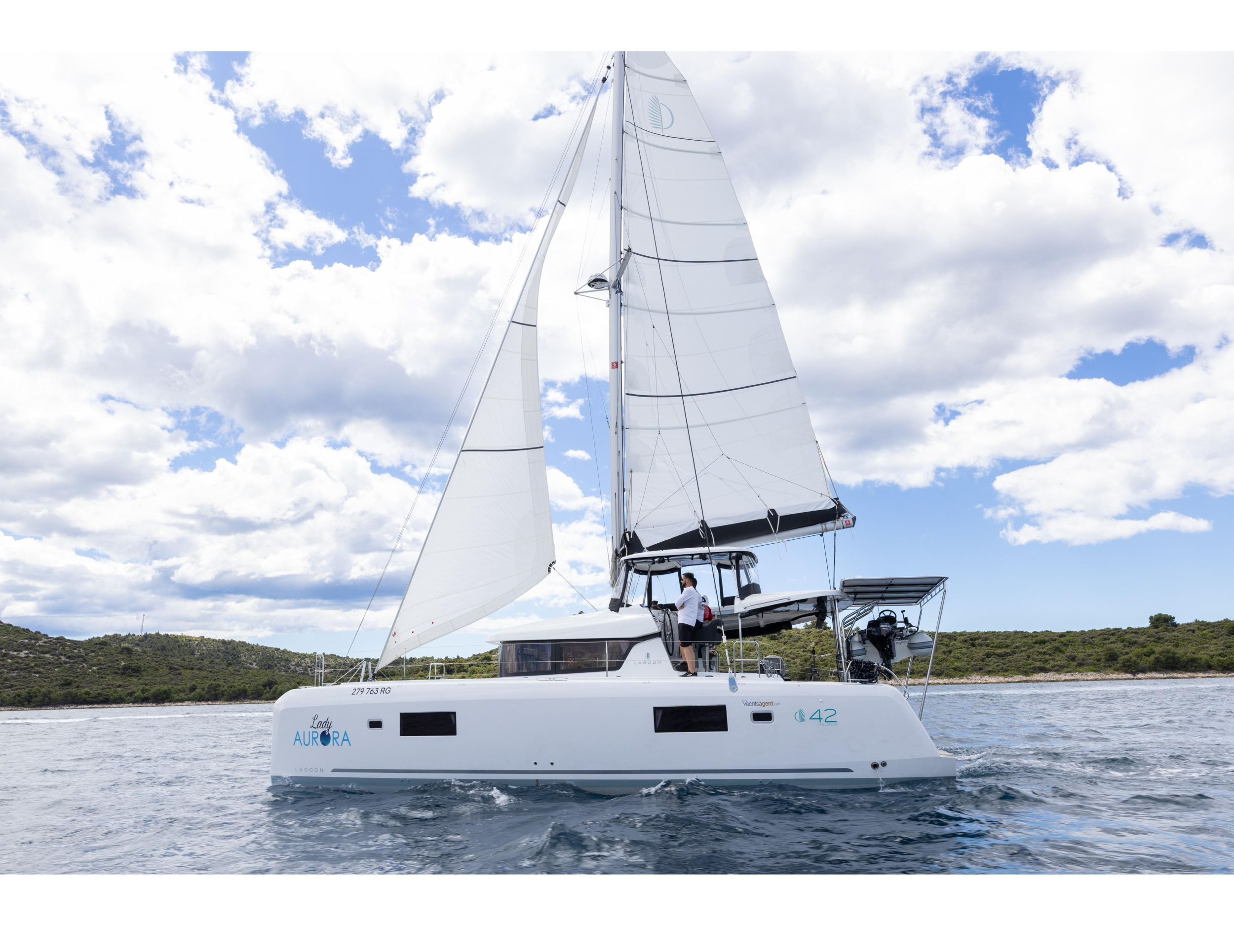 Lagoon 42 Millenium — photo 1