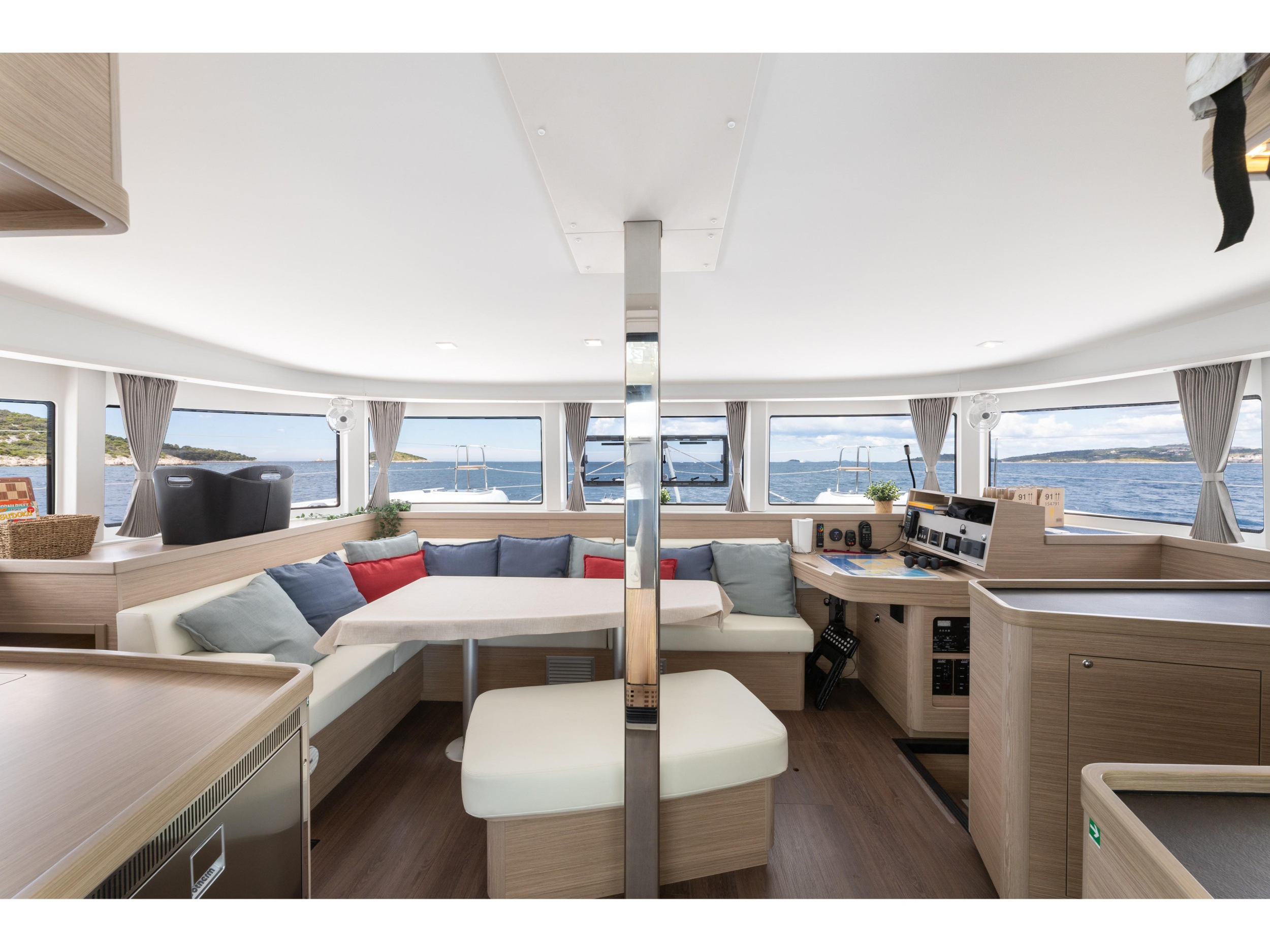 Lagoon 42 Millenium — photo 23