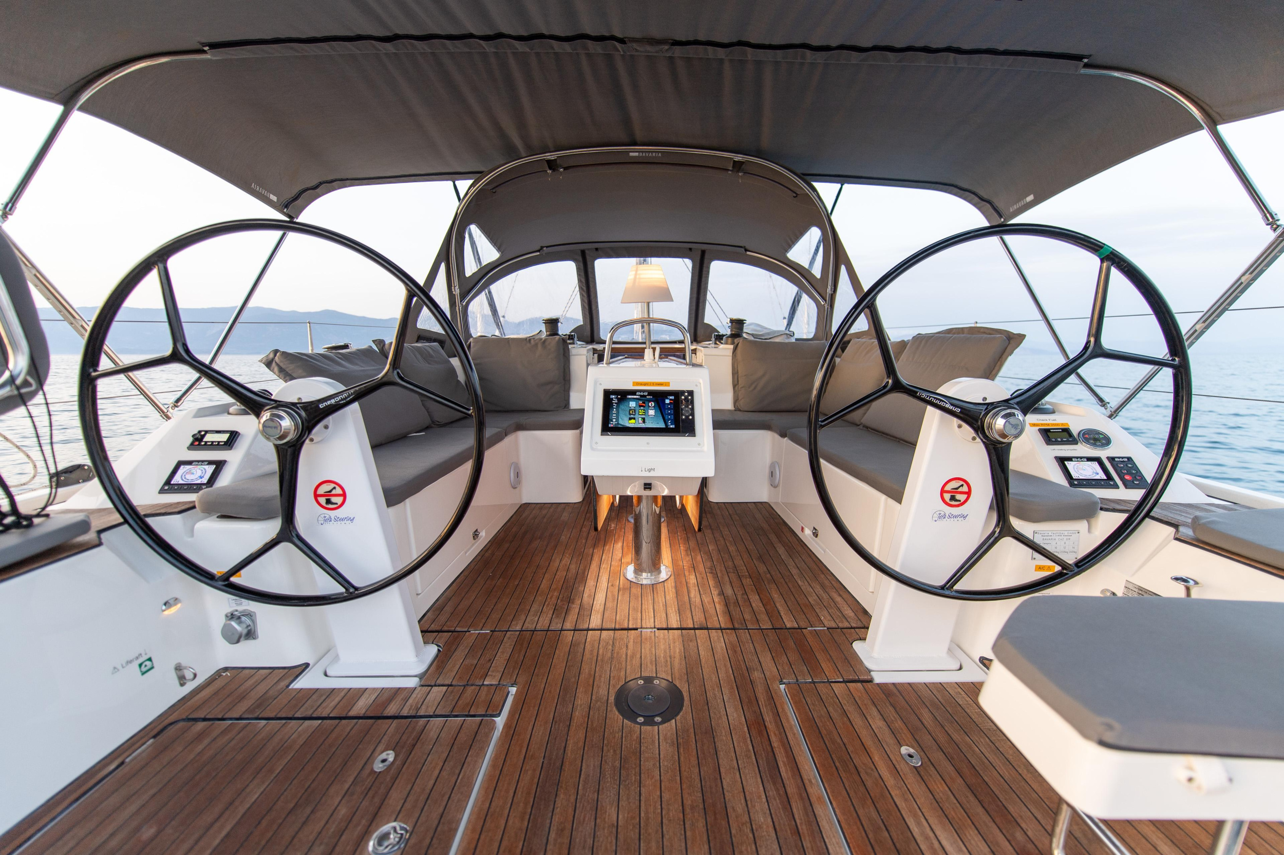 Bavaria C42 — photo 9