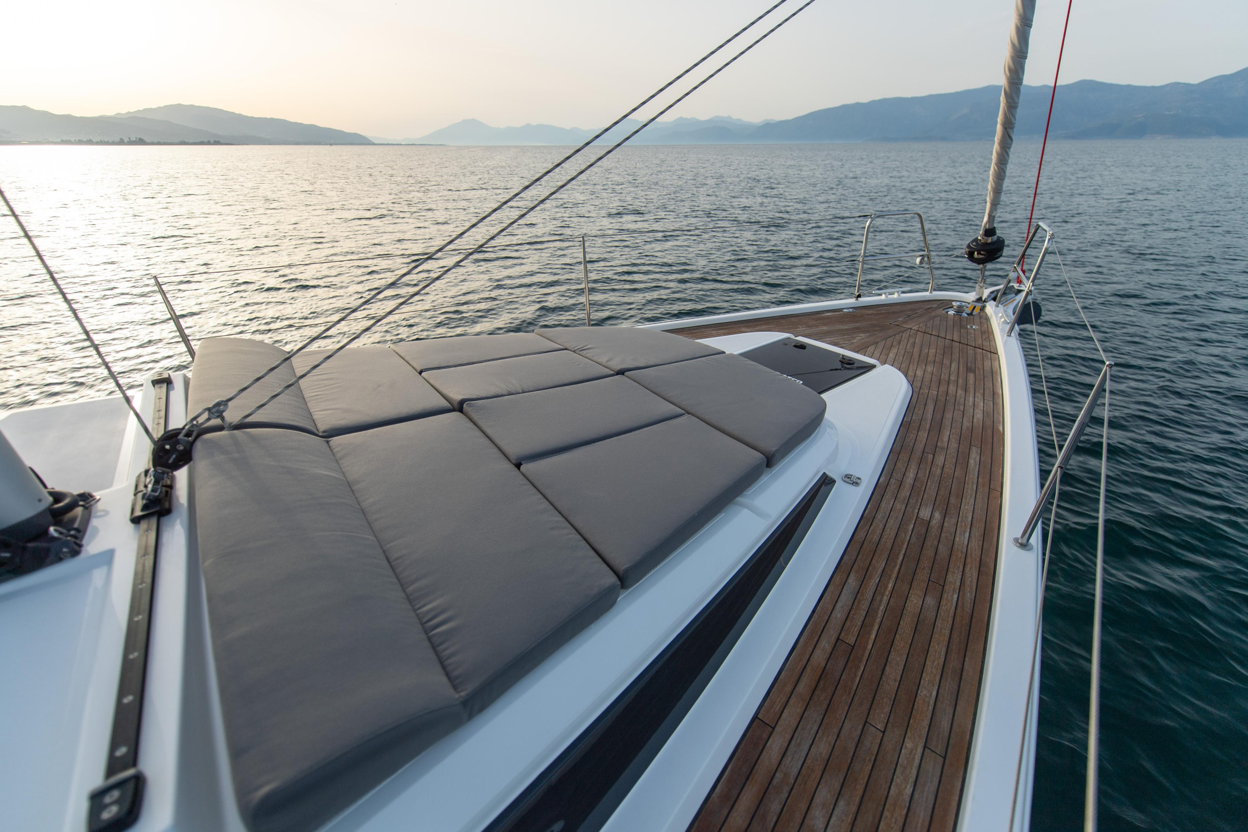 Bavaria C42 — photo 14