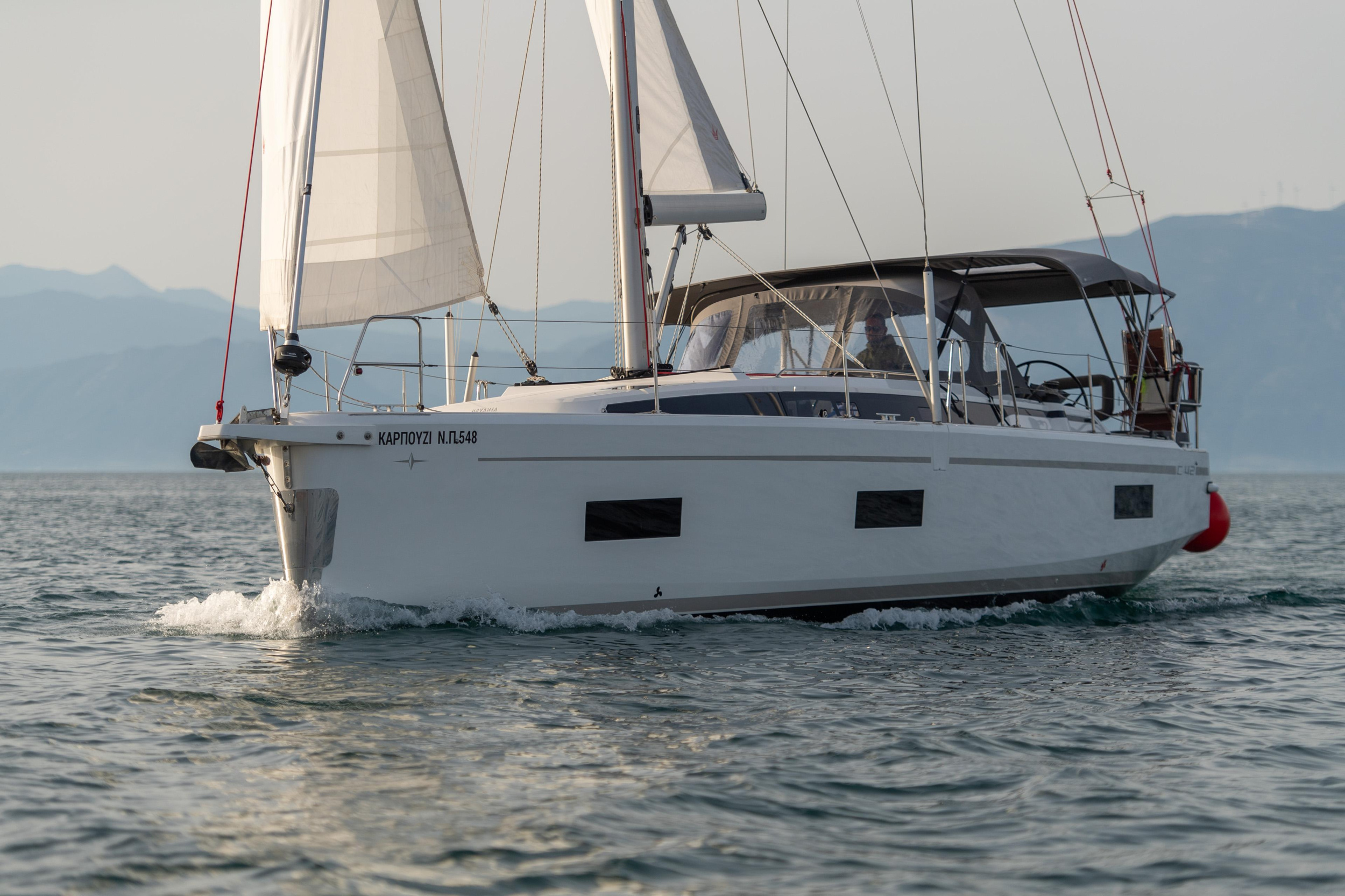 Bavaria C42 — photo 5