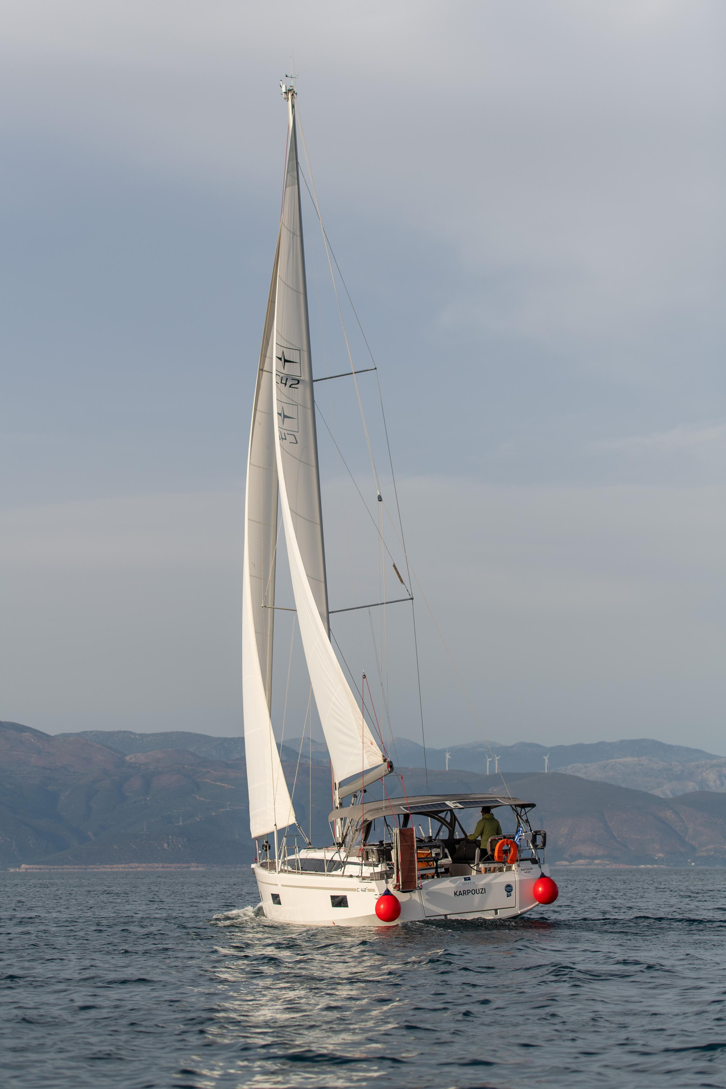 Bavaria C42 — photo 15