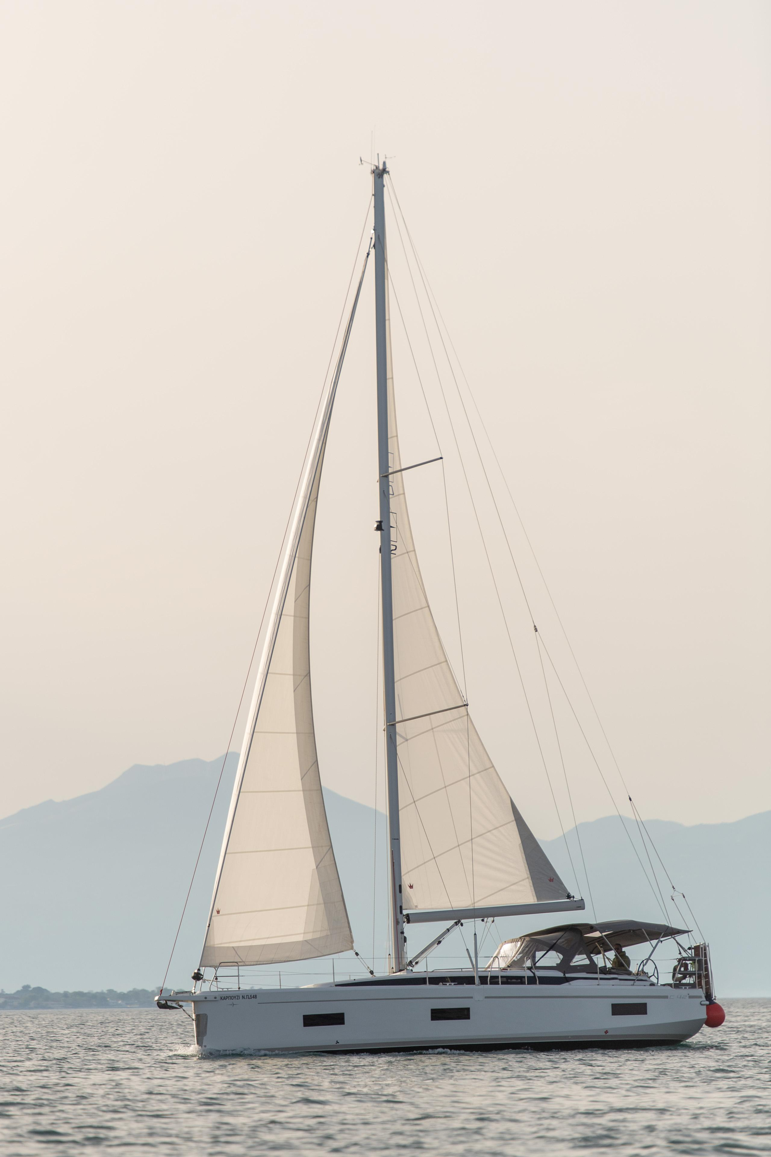 Bavaria C42 — photo 20