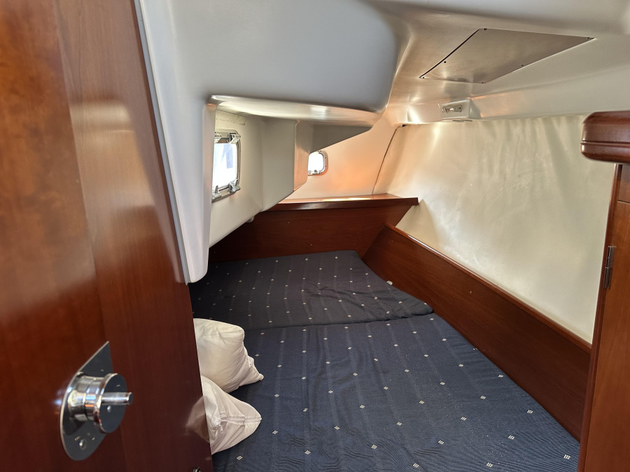 Oceanis 323 Clipper — photo 8