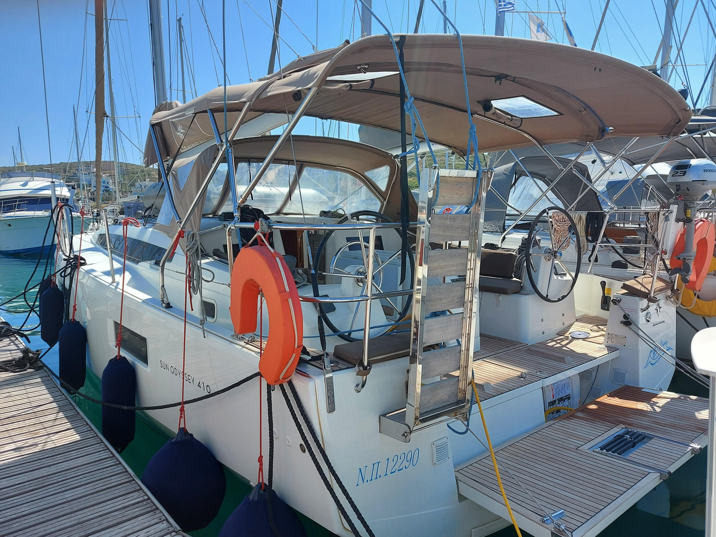 Sun Odyssey 410 — photo 3
