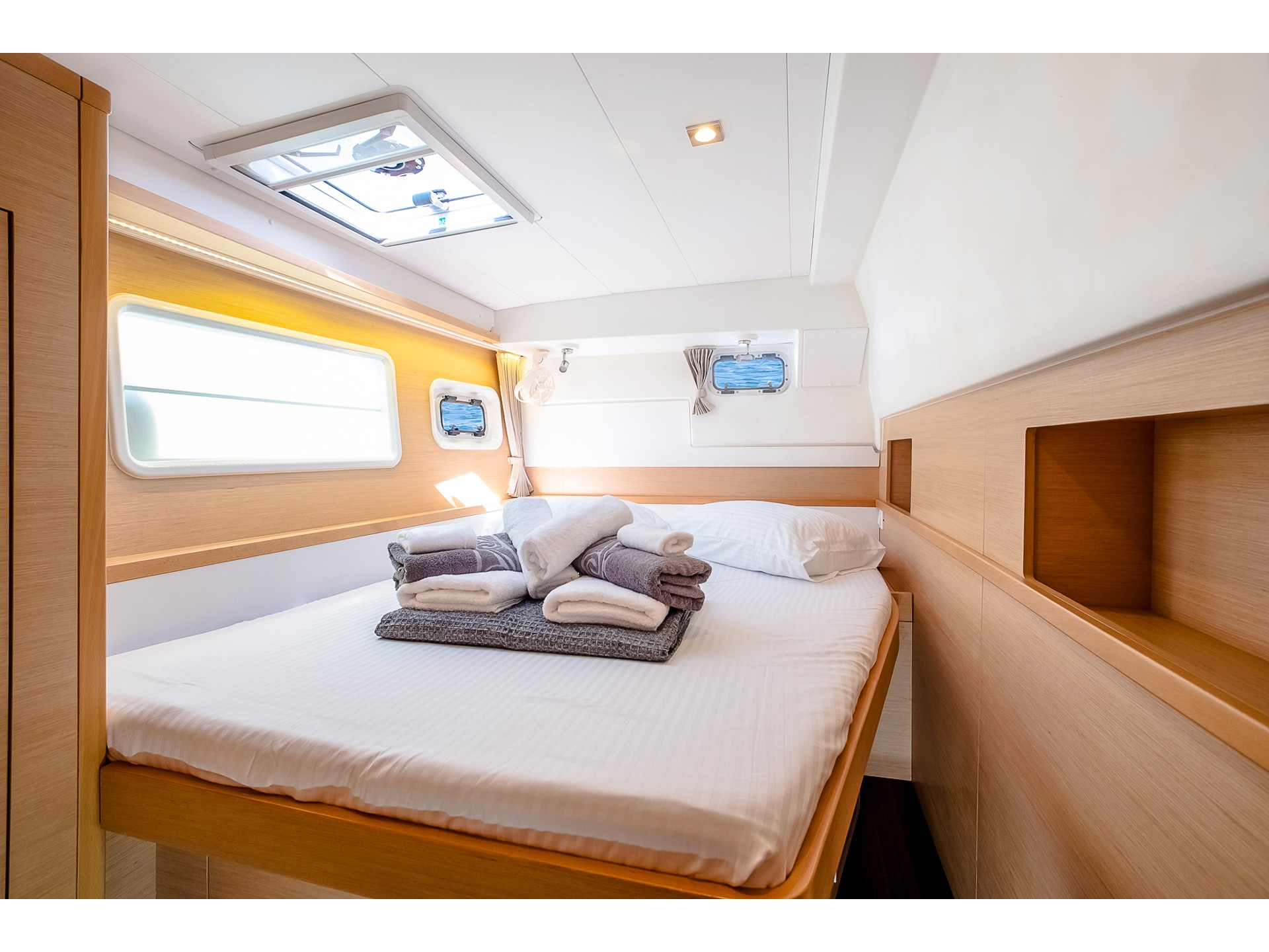 Lagoon 400 S2 — photo 3