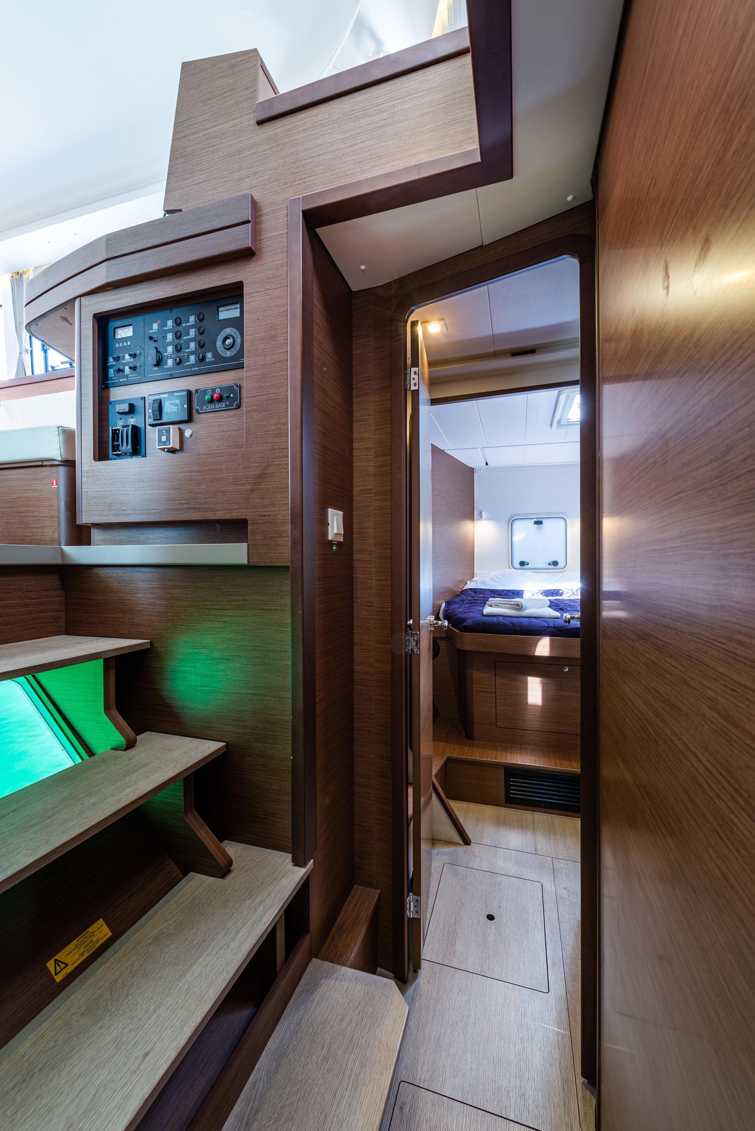 Lagoon 42 — photo 2