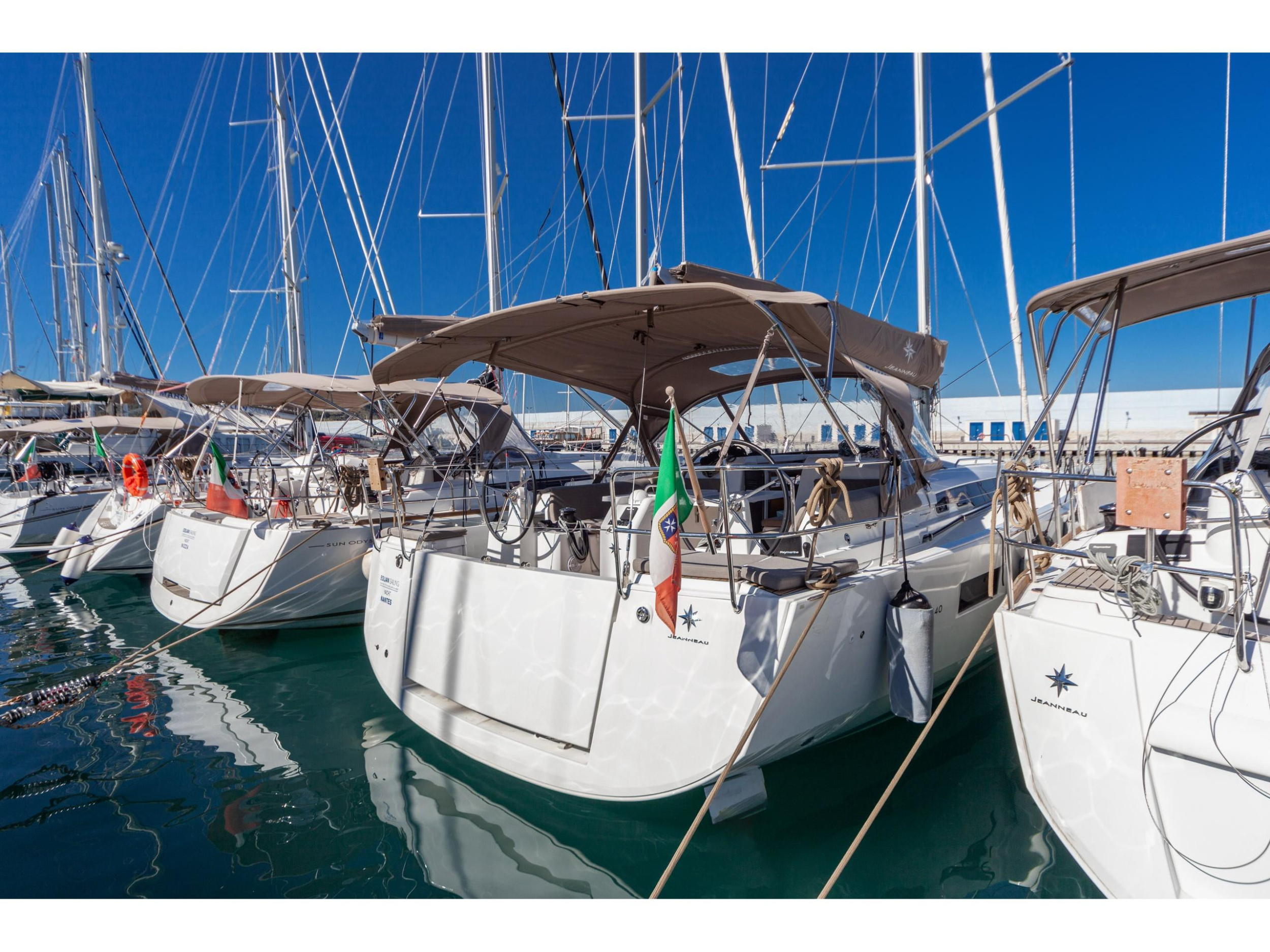 Sun Odyssey 440 — photo 1