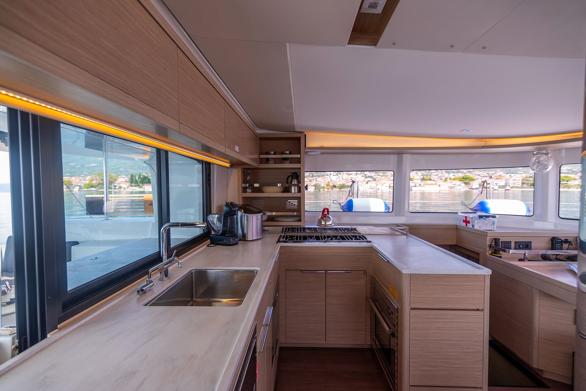 Lagoon 46 — photo 25