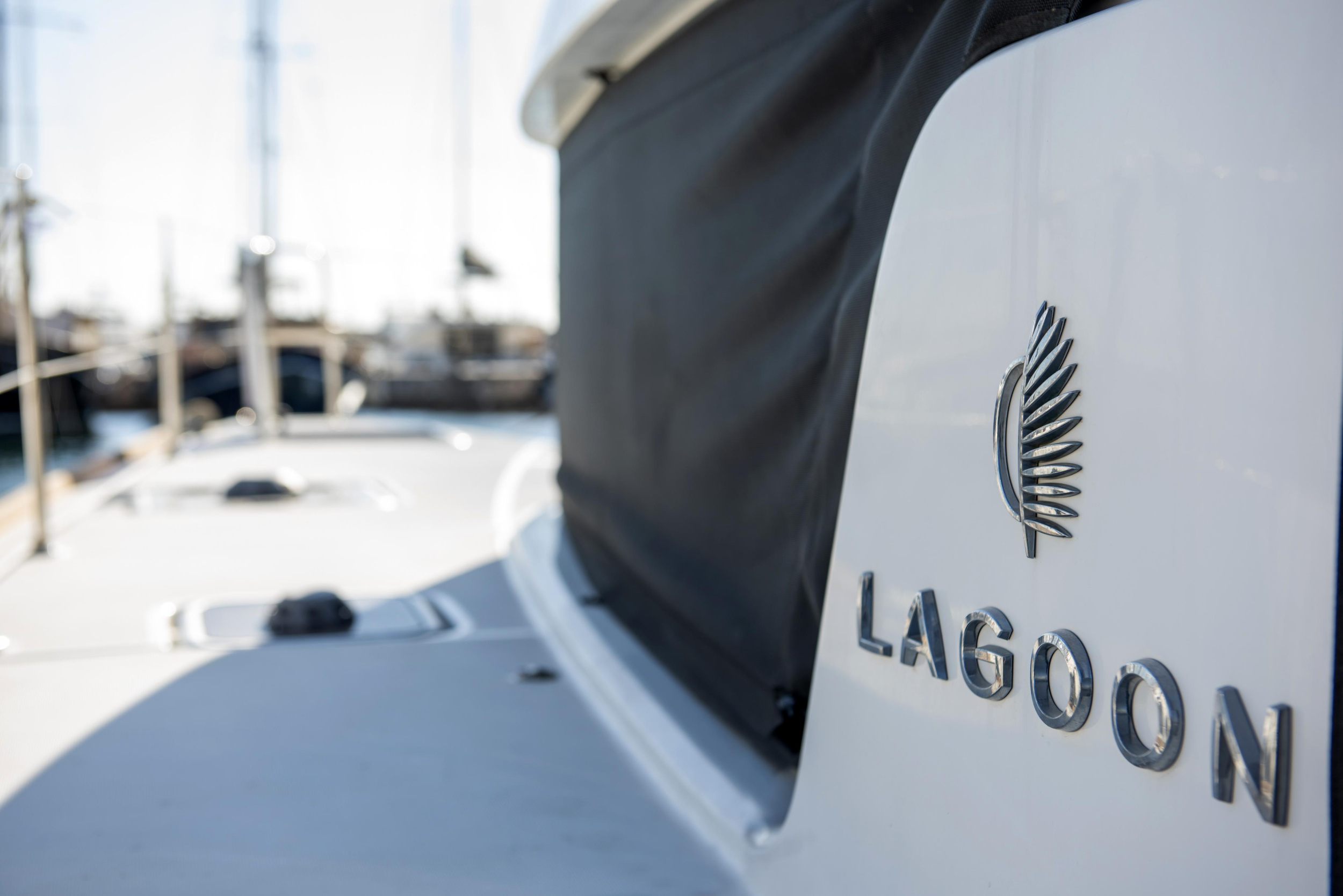 Lagoon 40 — photo 13