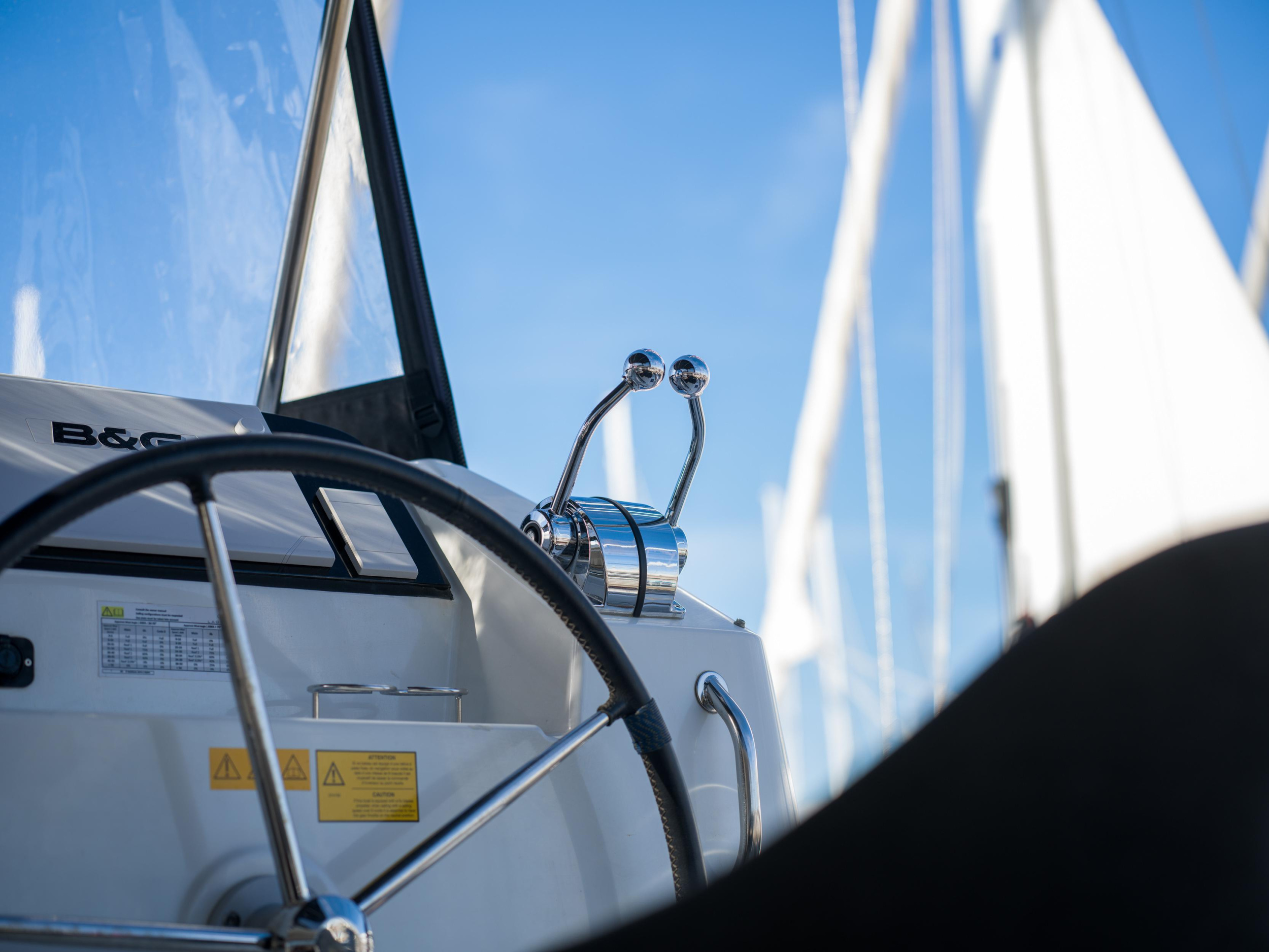 Lagoon 40 — photo 2