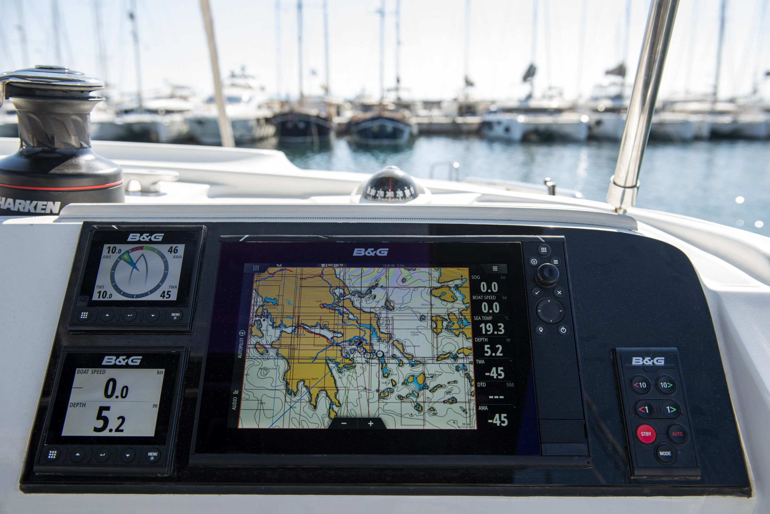 Lagoon 40 — photo 15