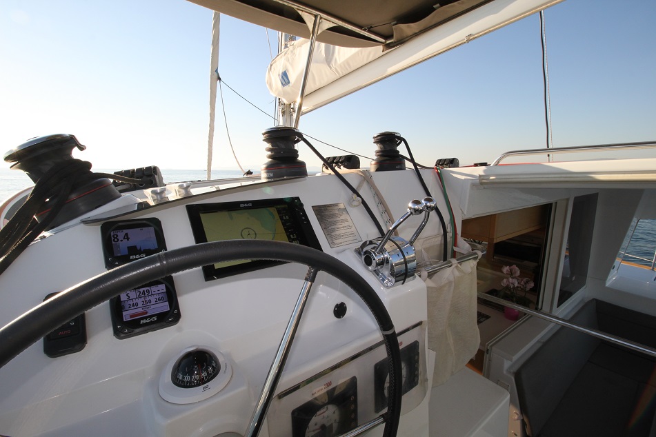 Lagoon 400 S2 — photo 3