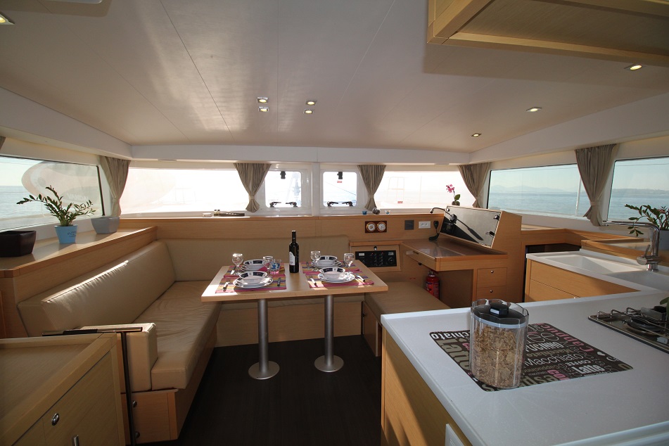 Lagoon 400 S2 — photo 11