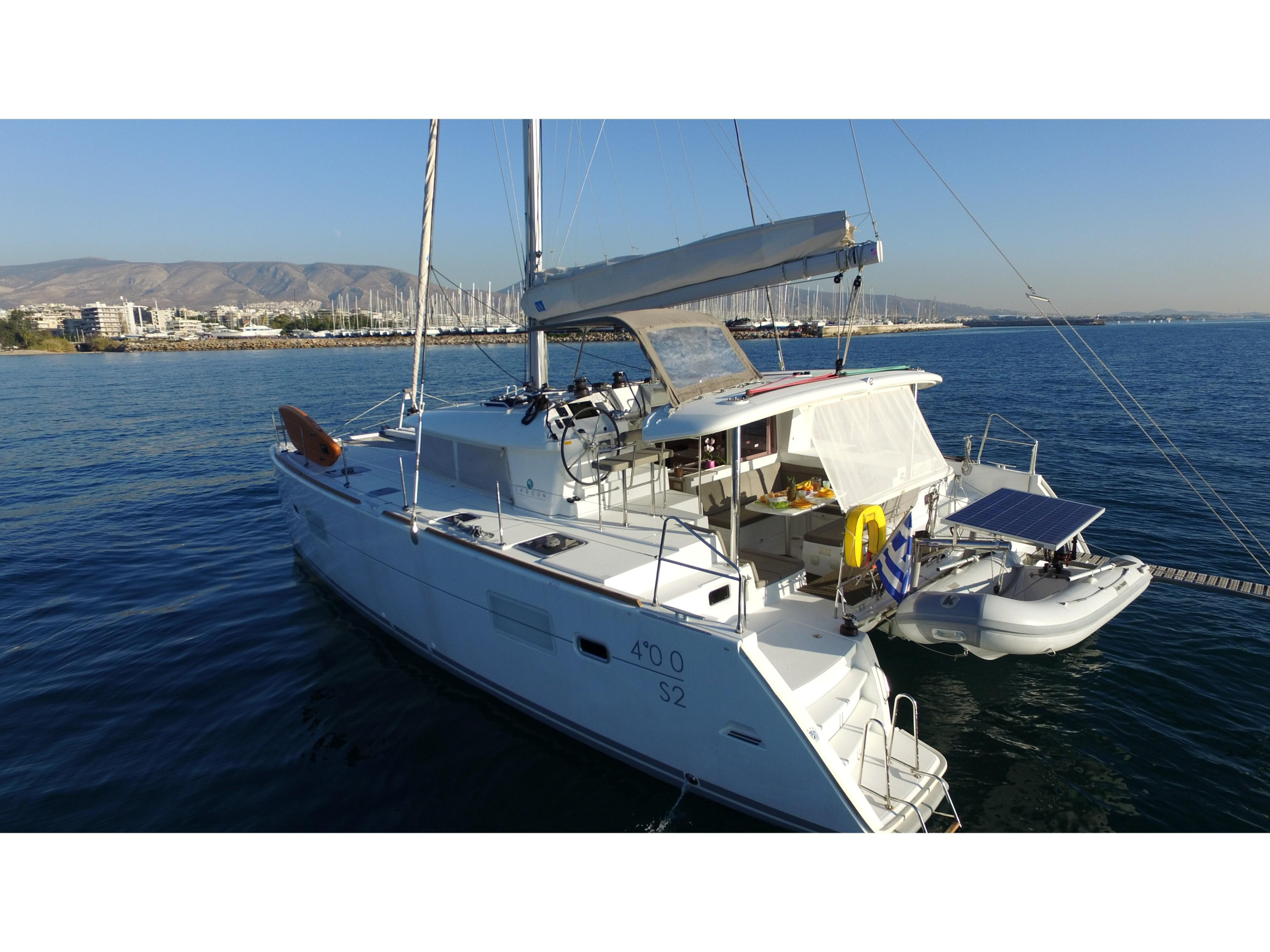 Lagoon 400 S2 — photo 1