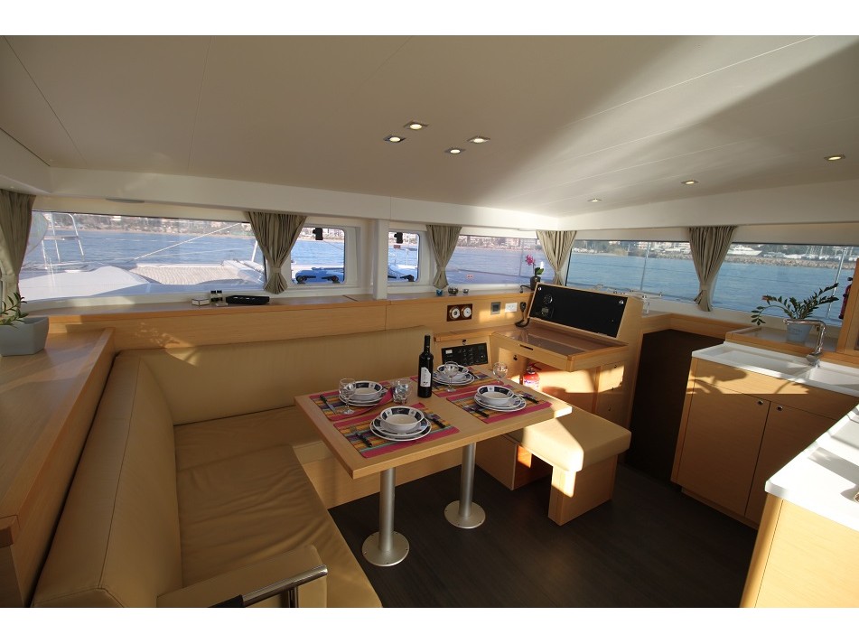 Lagoon 400 S2 — photo 12