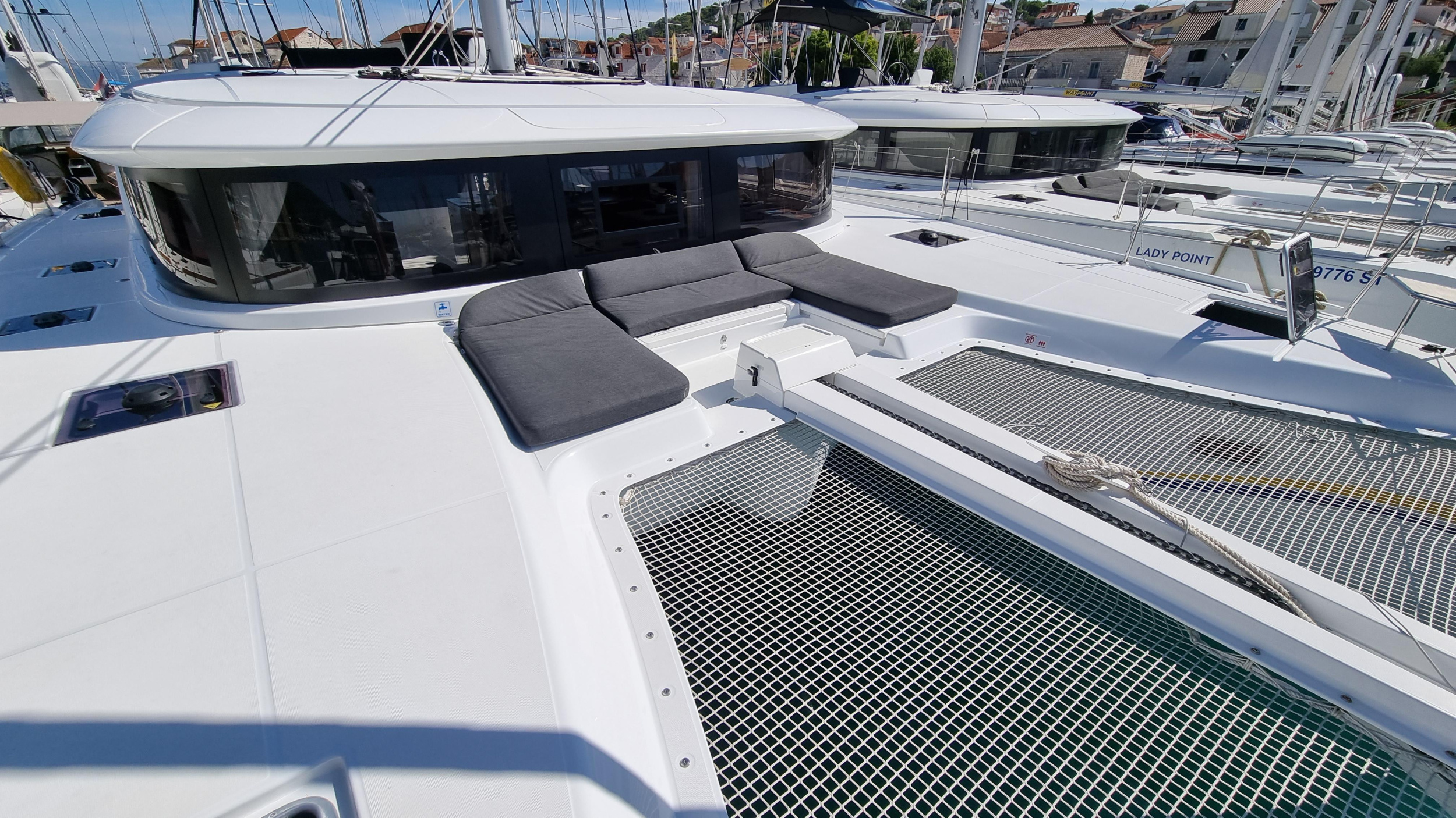 Lagoon 46 Fly — photo 11