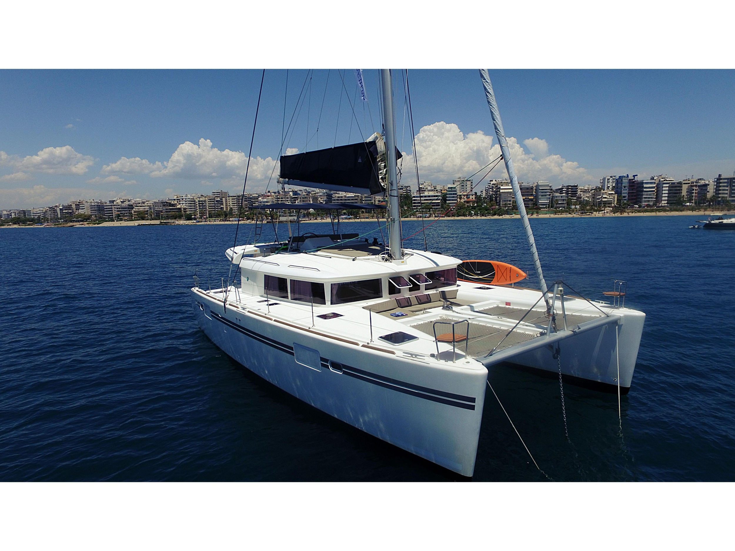 Lagoon 450 — photo 1