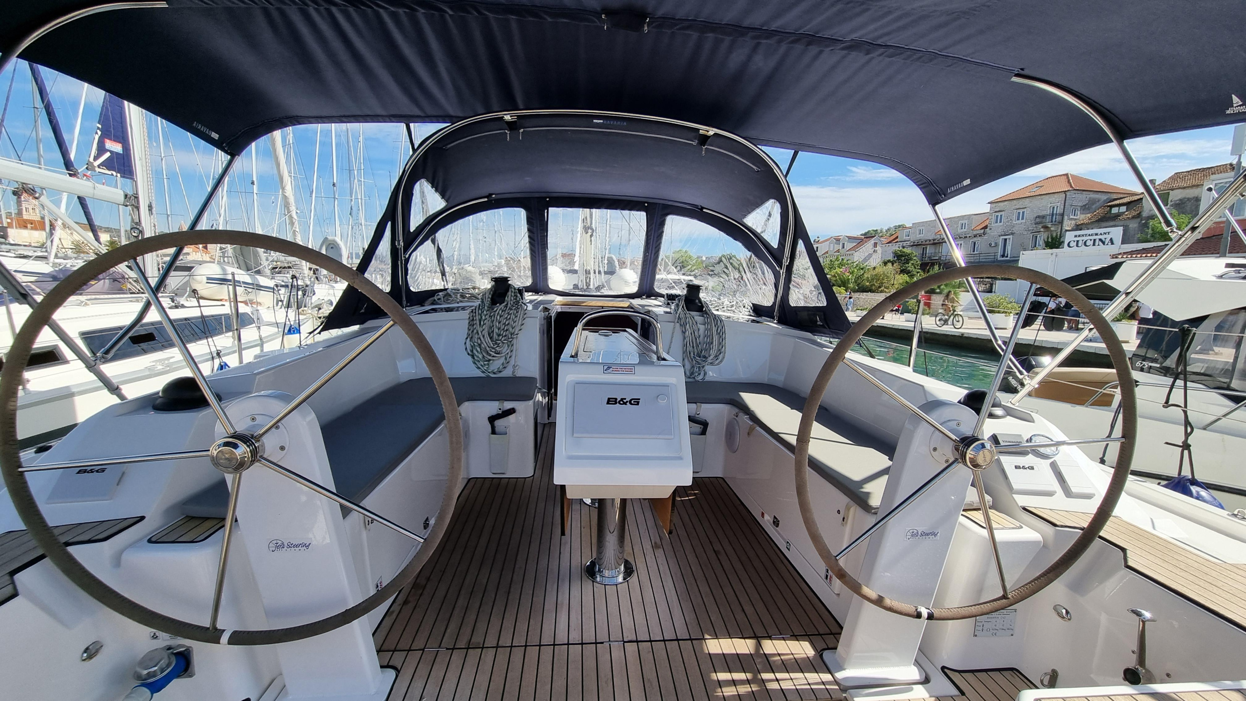 Bavaria C42 — photo 10