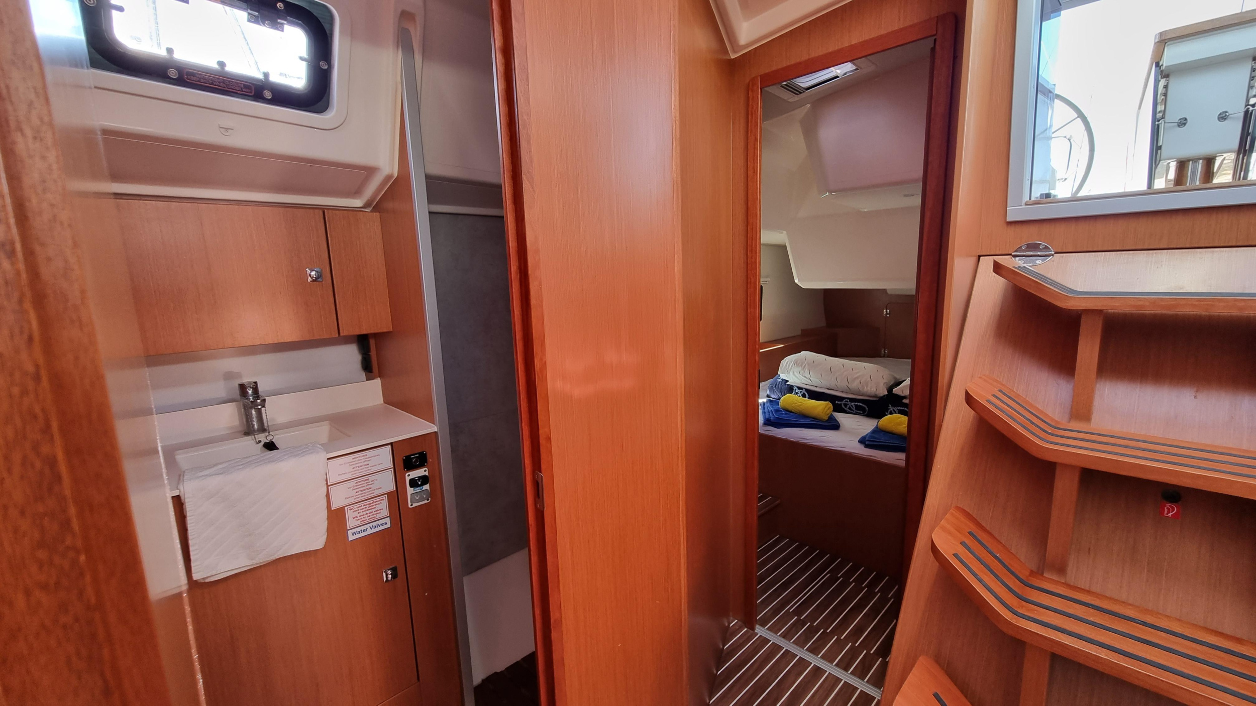 Bavaria C42 — photo 2