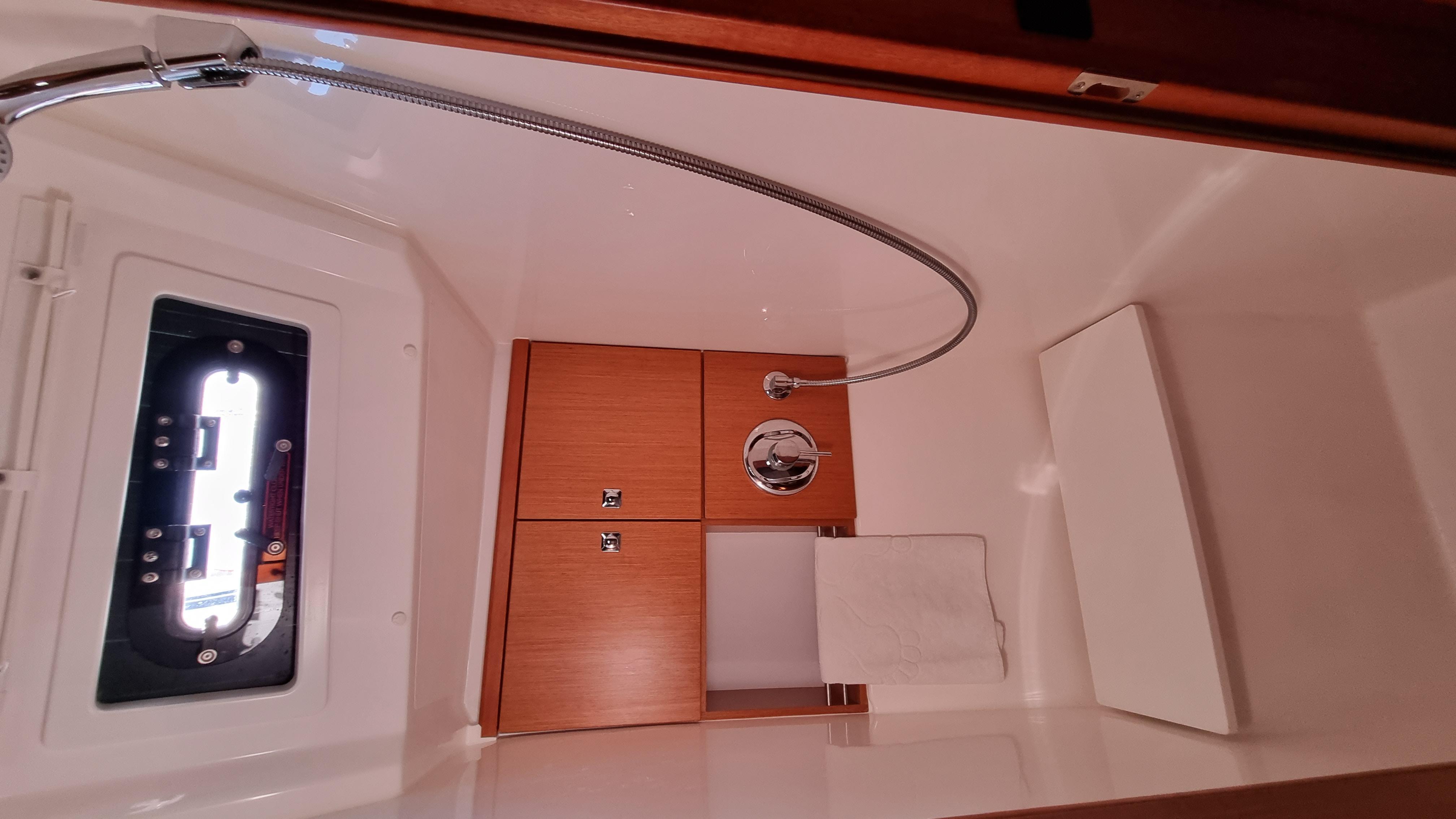 Bavaria Cruiser 46 — photo 4