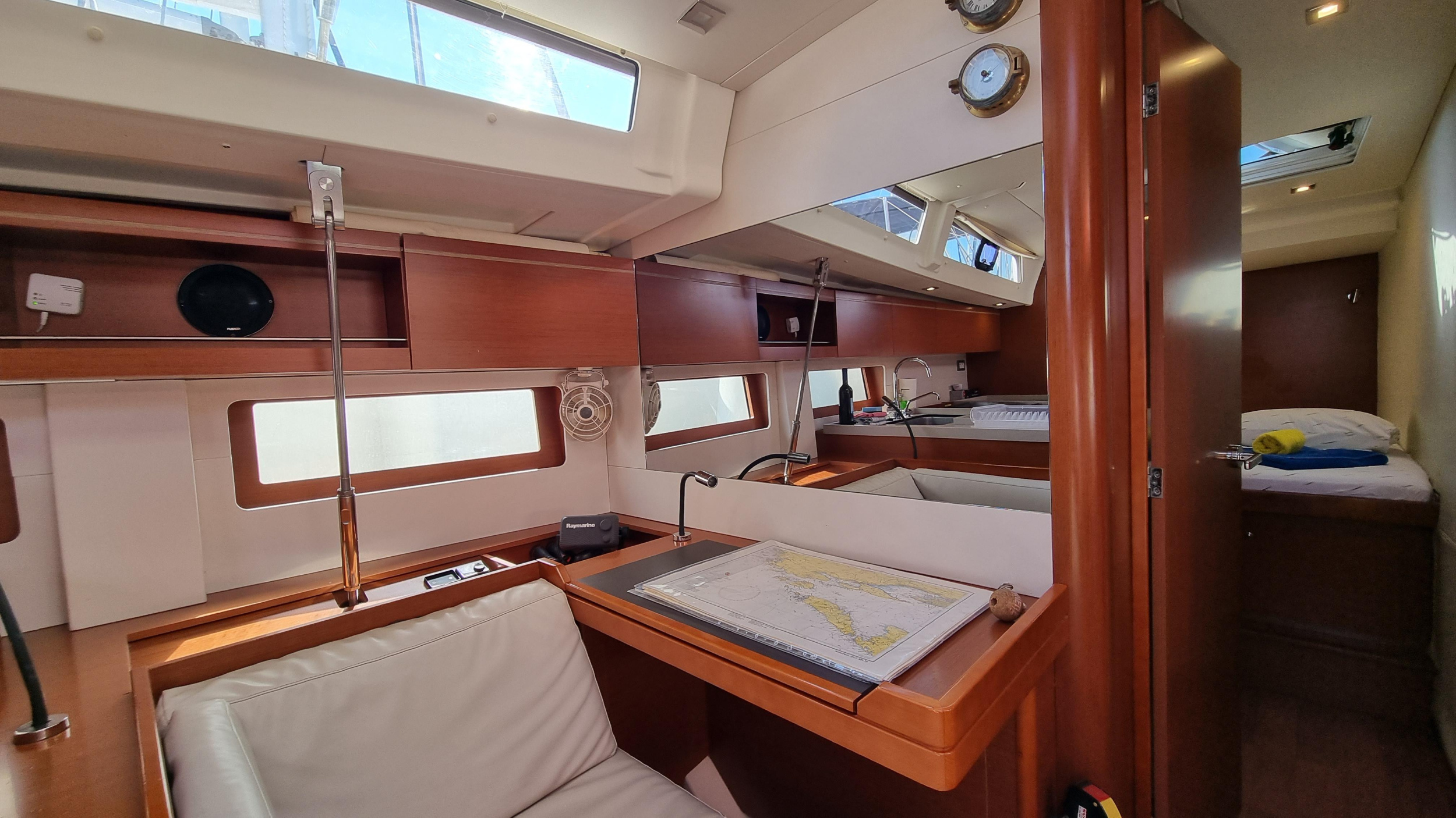 Oceanis 51.1 — photo 3