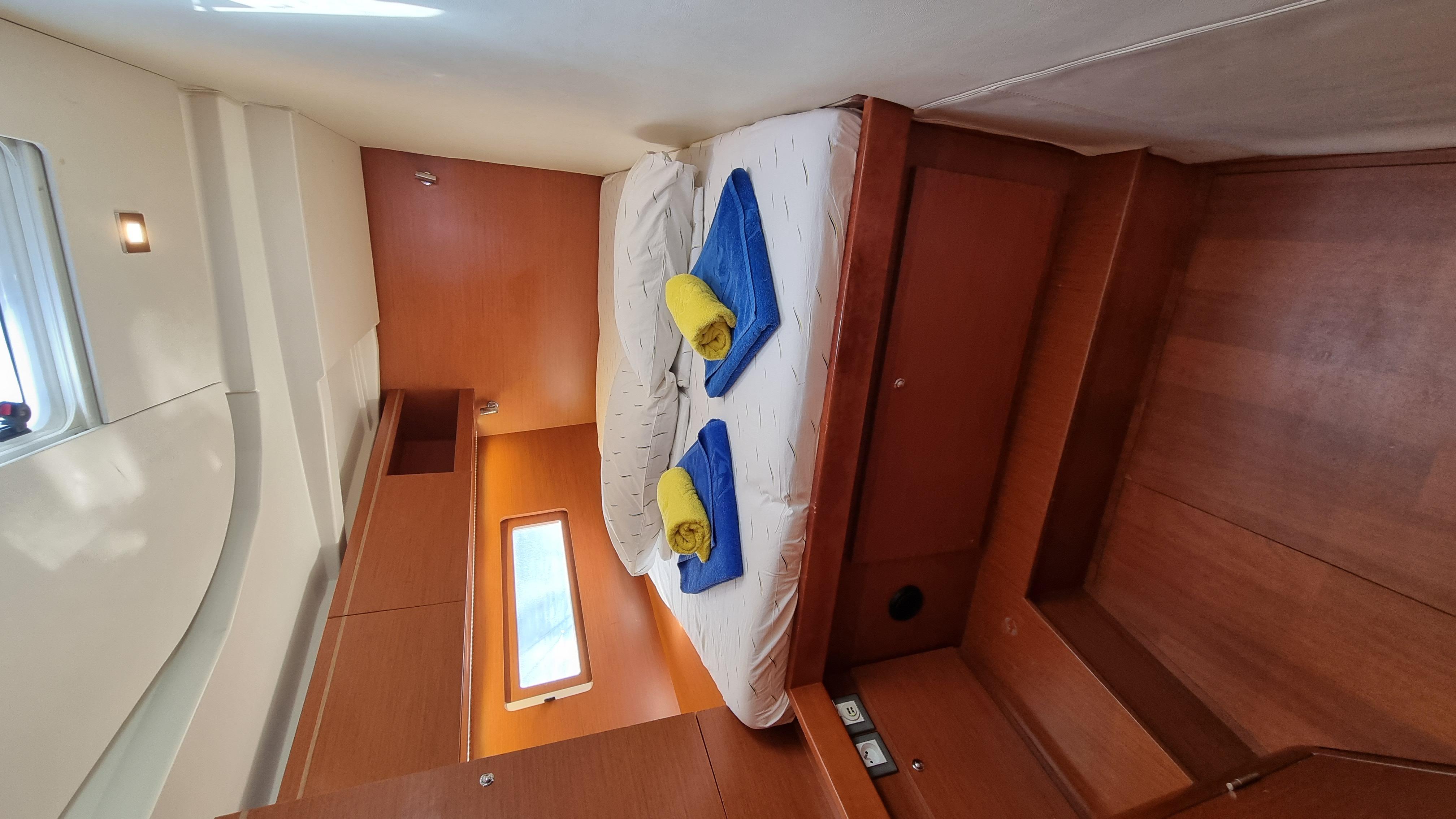 Oceanis 51.1 — photo 11