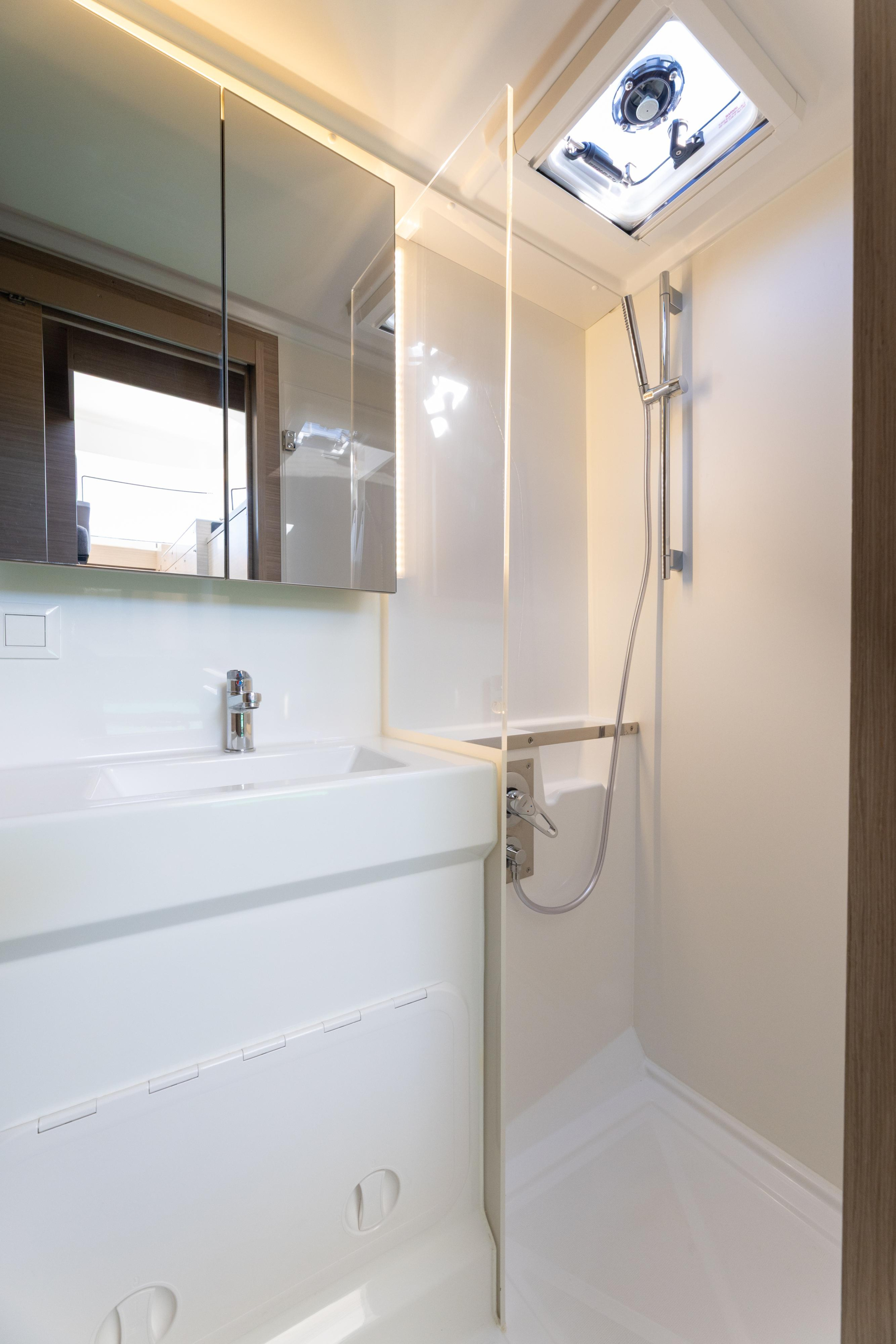 Lagoon 38 — photo 11