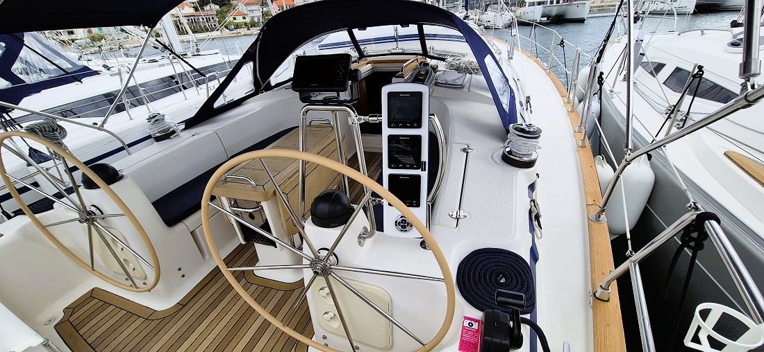 Bavaria 44 — photo 2