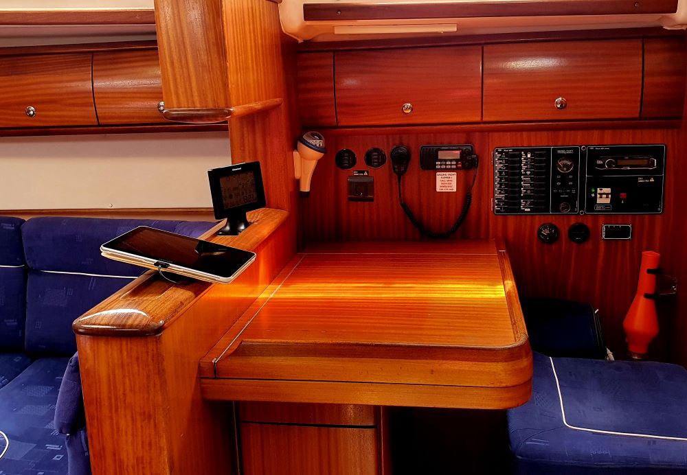 Bavaria 44 — photo 3