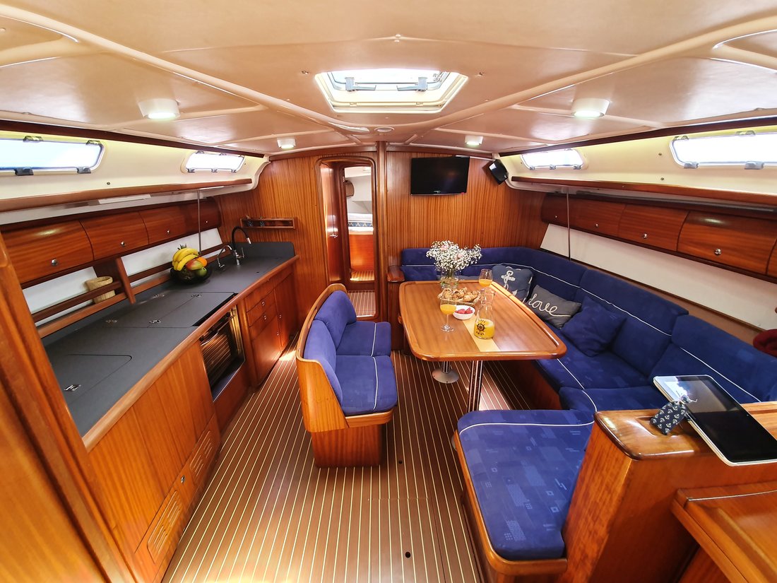 Bavaria 44 — photo 15
